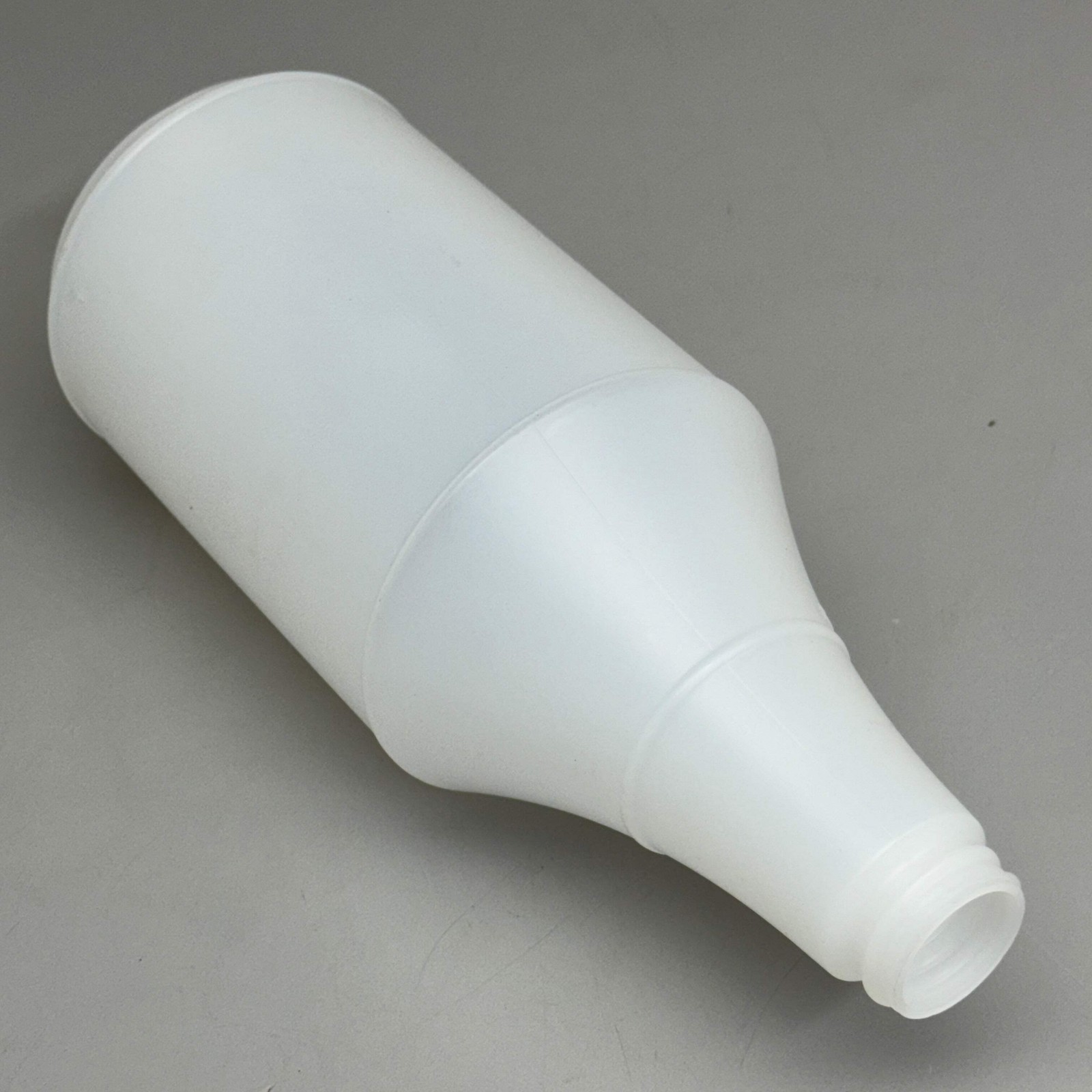 24PK Plastic Spray Bottle 24oz 8.25″ White