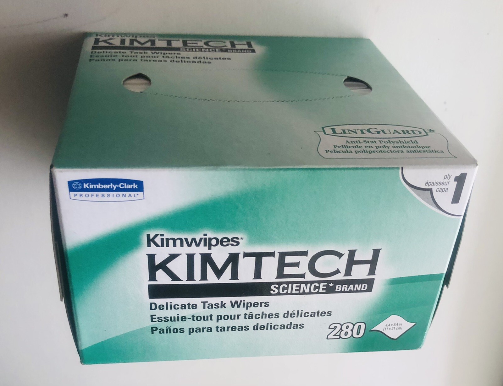 KIMTECH SCIENCE 34155 Delicate Task Wipes -WHITE 4.4″ x 8.4″ (2 Box of 280)