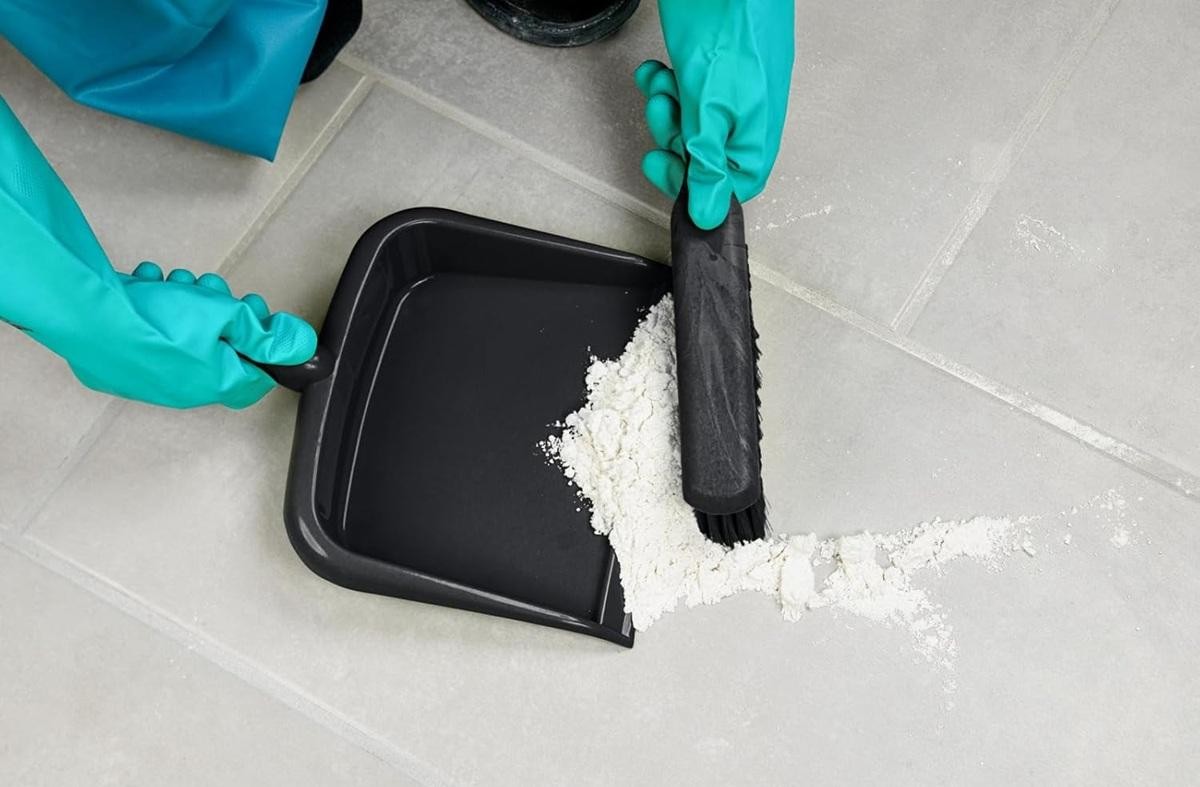 10″ Wide Dustpan Durable Heavy-Duty Plastic for Home Office & Commercial Areas