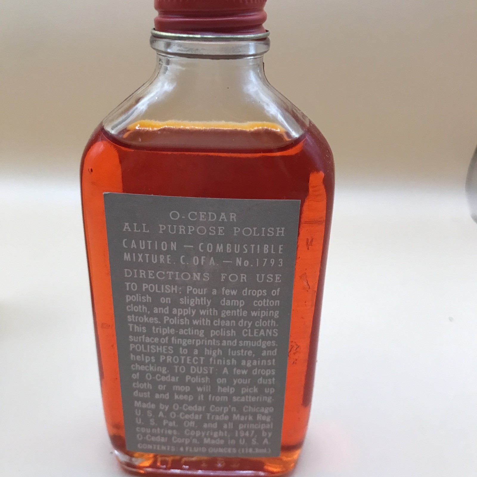 Vintage 50s O CEDAR Red Oil WOOD Polish Glass Bottle/Box Metal Cap 1950s PROP