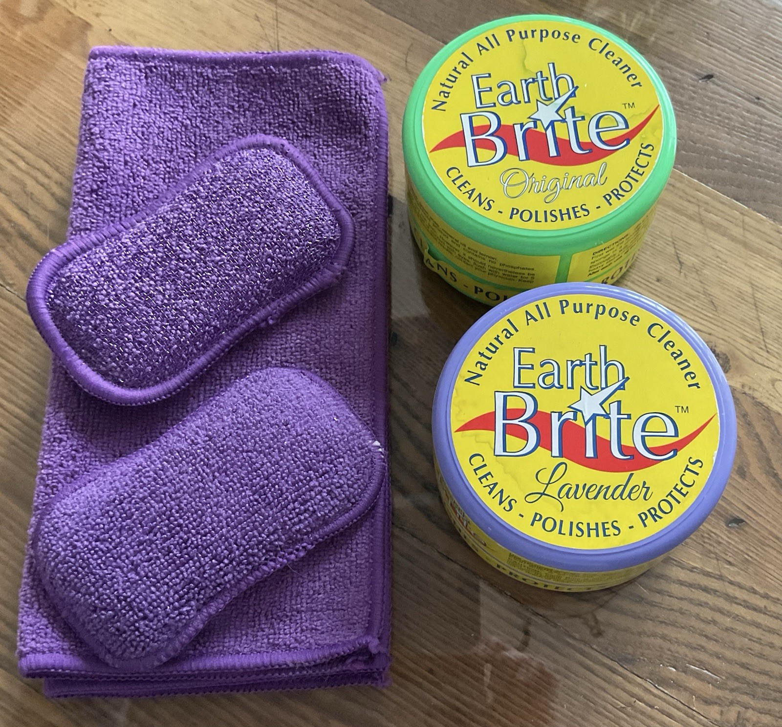 NEW Earth Brite Clay-Based All-Purpose Cleaning Kit Two Tubs 10.5 oz. Two Scents