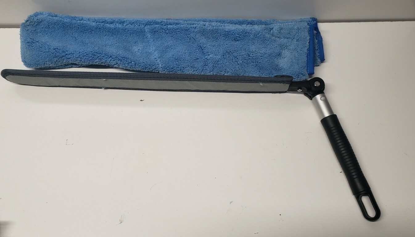 UniFirst Micro Fiber High Duster Frame Wand-Adjustable-w/2 Washable Covers
