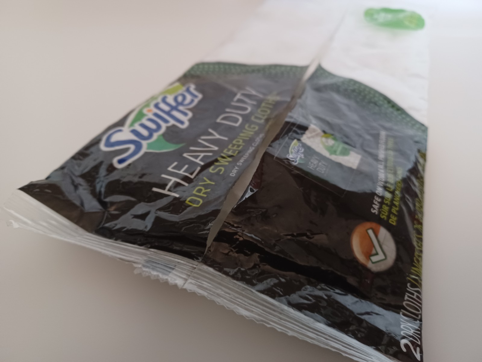 Swiffer Heavy Duty Dry Sweeping Cloths Deep Pockets Total 2 Dry Cloths -OPEN