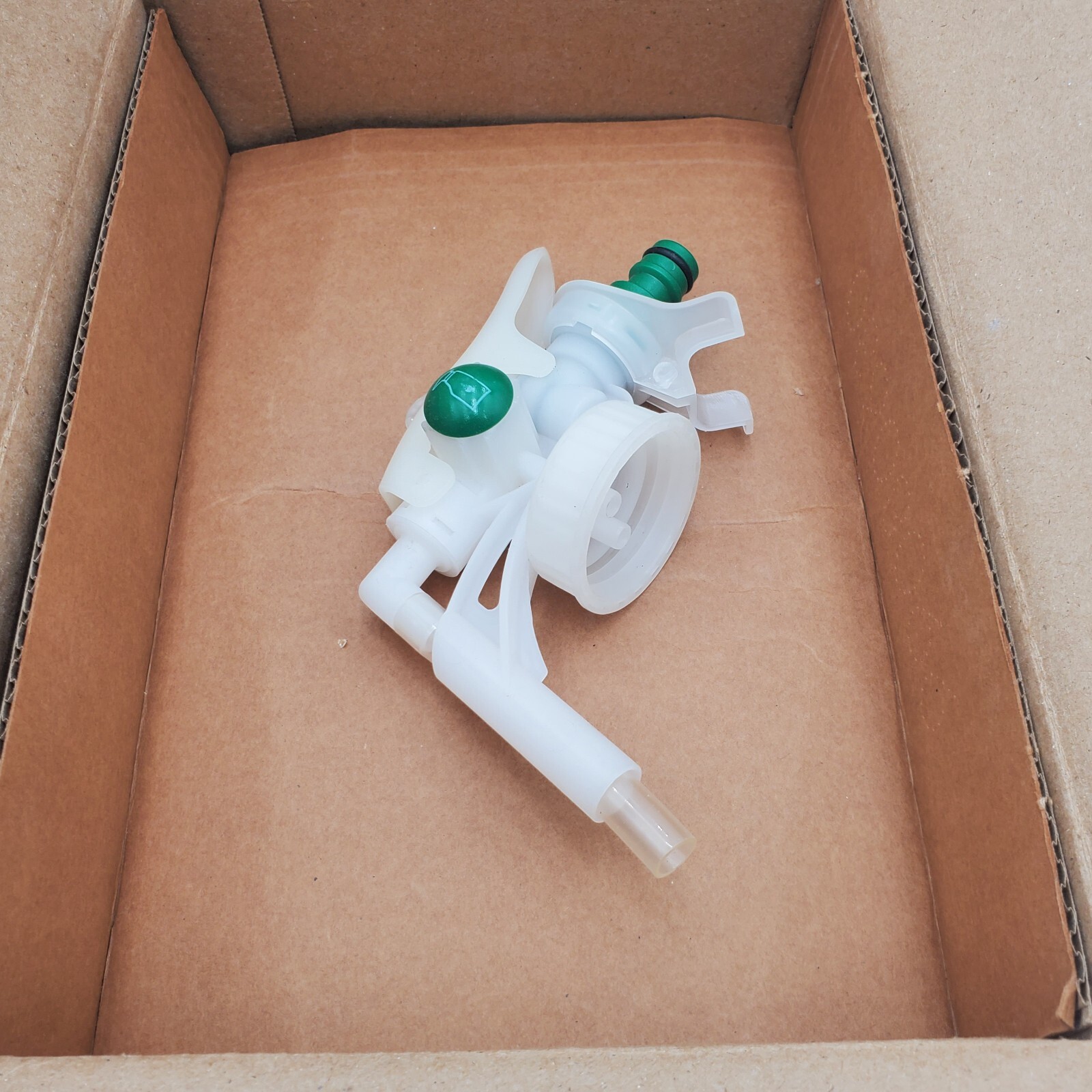 Case of 4 1/2 Gal DFE Sabre Heavy Duty Bio-Catalytic Degreaser Cleaner + Sprayer