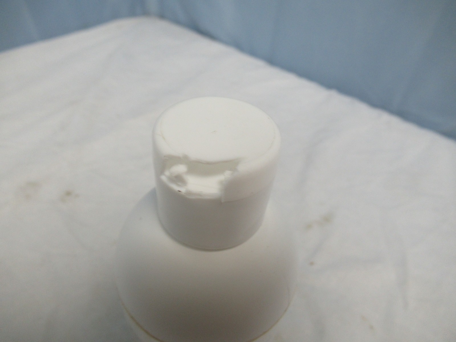 Scentsy Clean Dish Soap Lemon Verbena 16 fl oz *Lid cracked but unopened (UU)