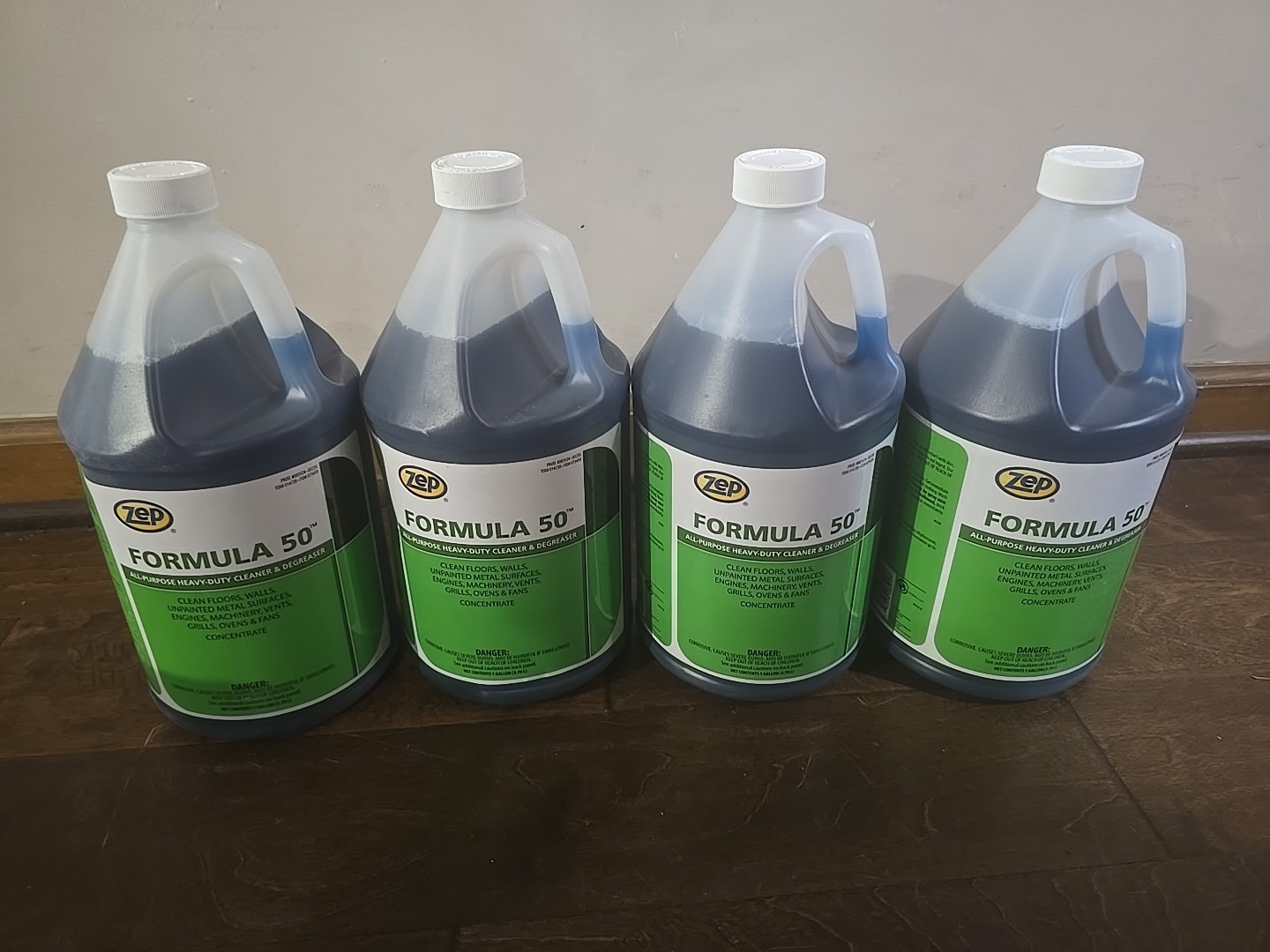 Zep Formula 50 Heavy-Duty Alkaline Cleaner – 1 Gallon (Case of 4) 85924