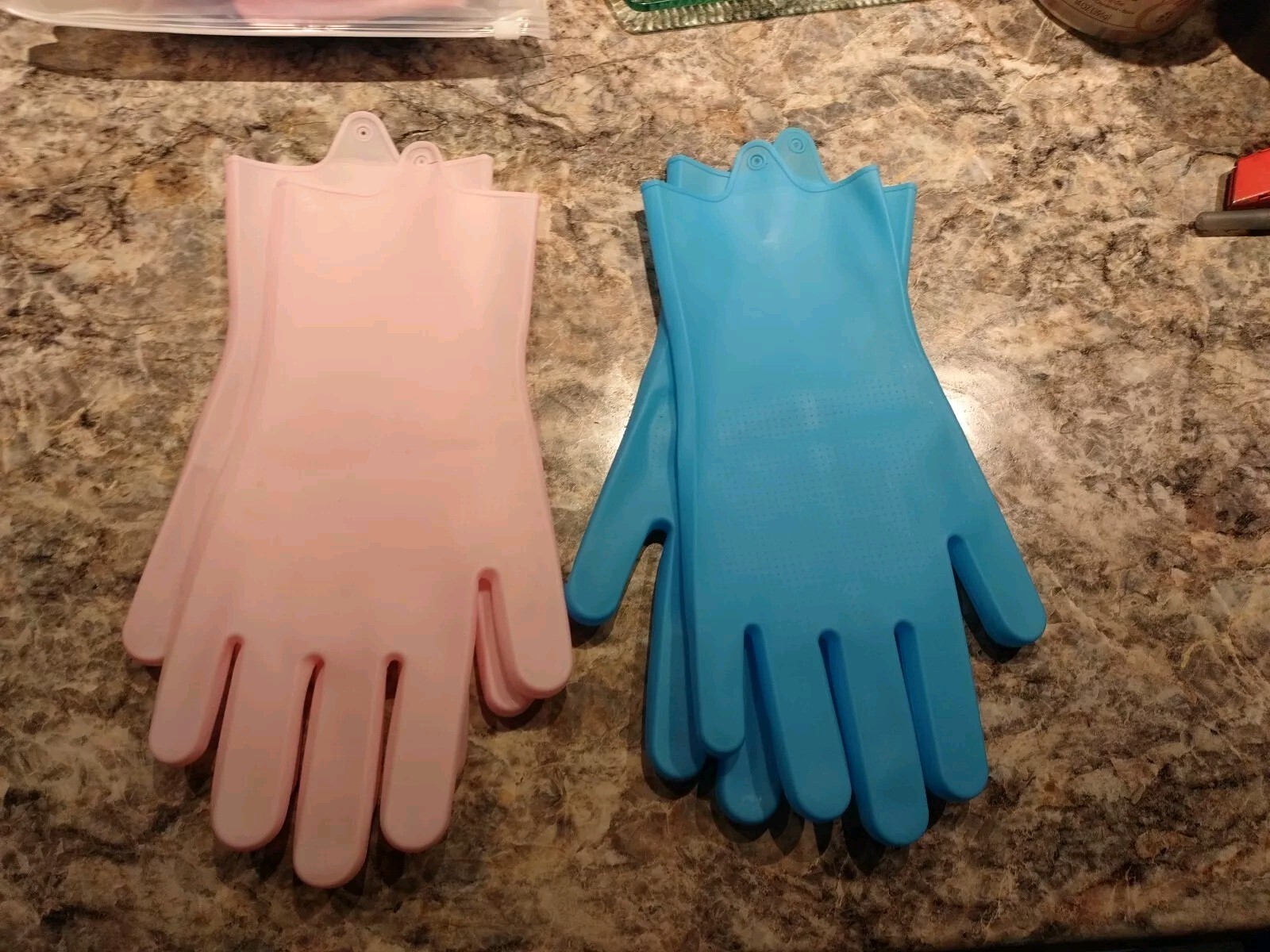 Cleaning Scrubber, Magic Rubber Heat Resistant Reusable Silicone Gloves,2 Pair