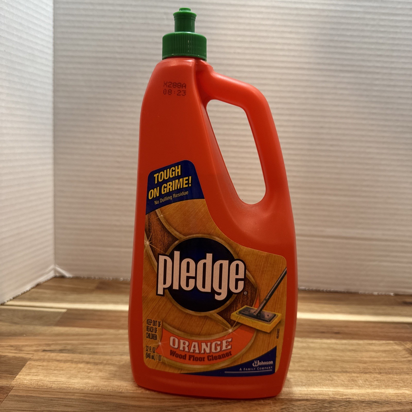 Pledge Citrus orange Wood Floor Cleaner 32oz New Retired Product No Dulling