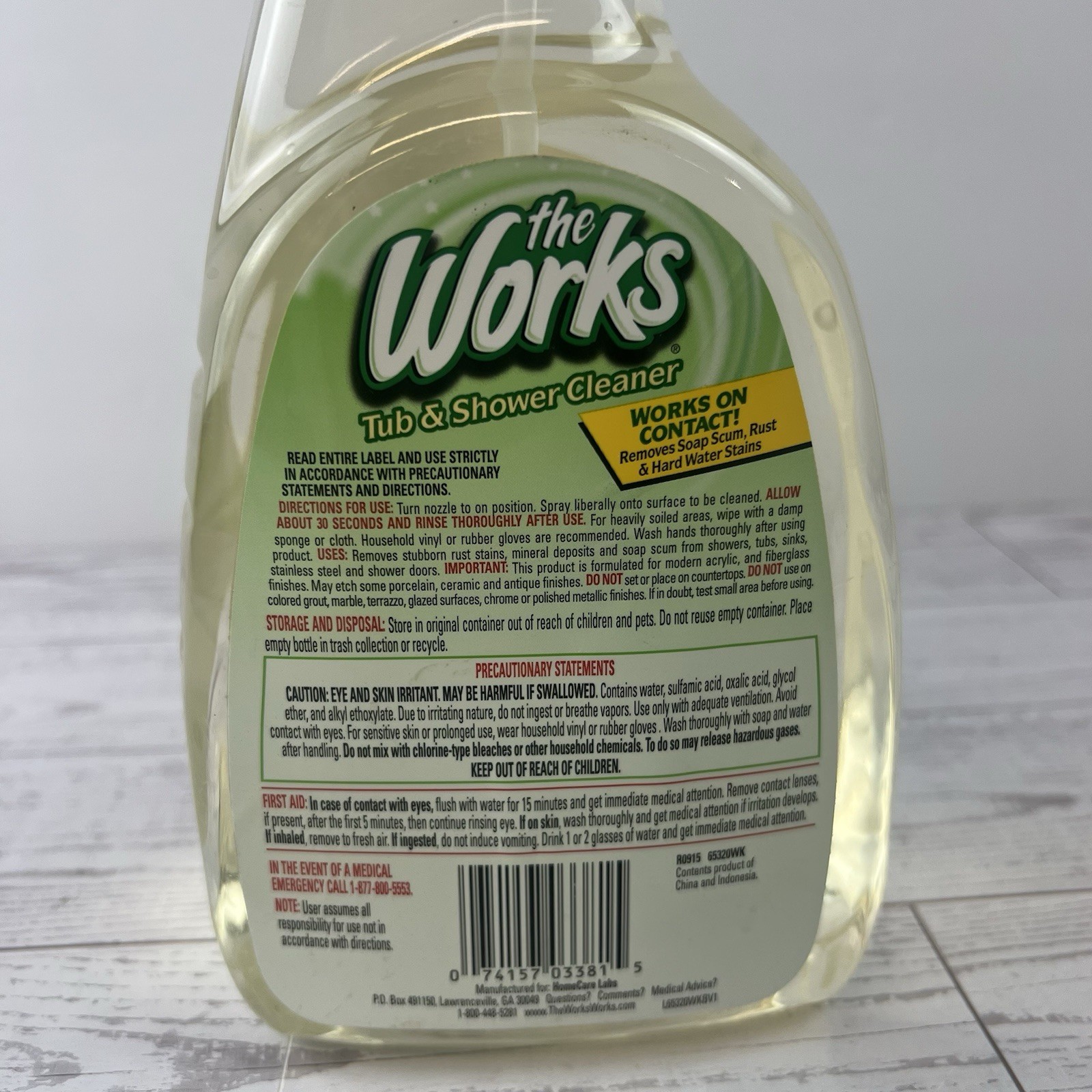 (1) The Works Tub & Shower Cleaner Spray 32 oz