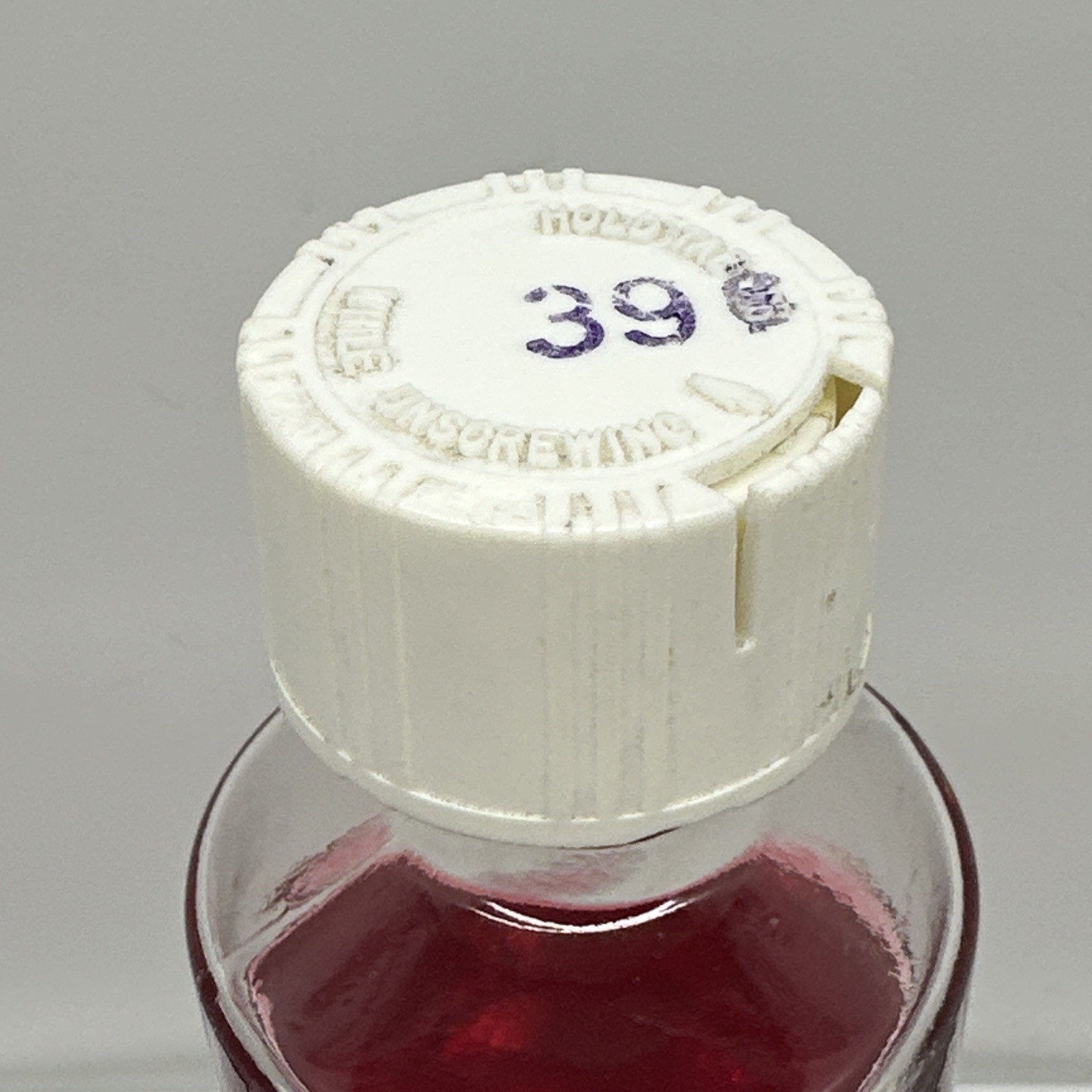 Vintage Old English Furniture Polish Red Oil Glass Bottle Safety Cap Collectable