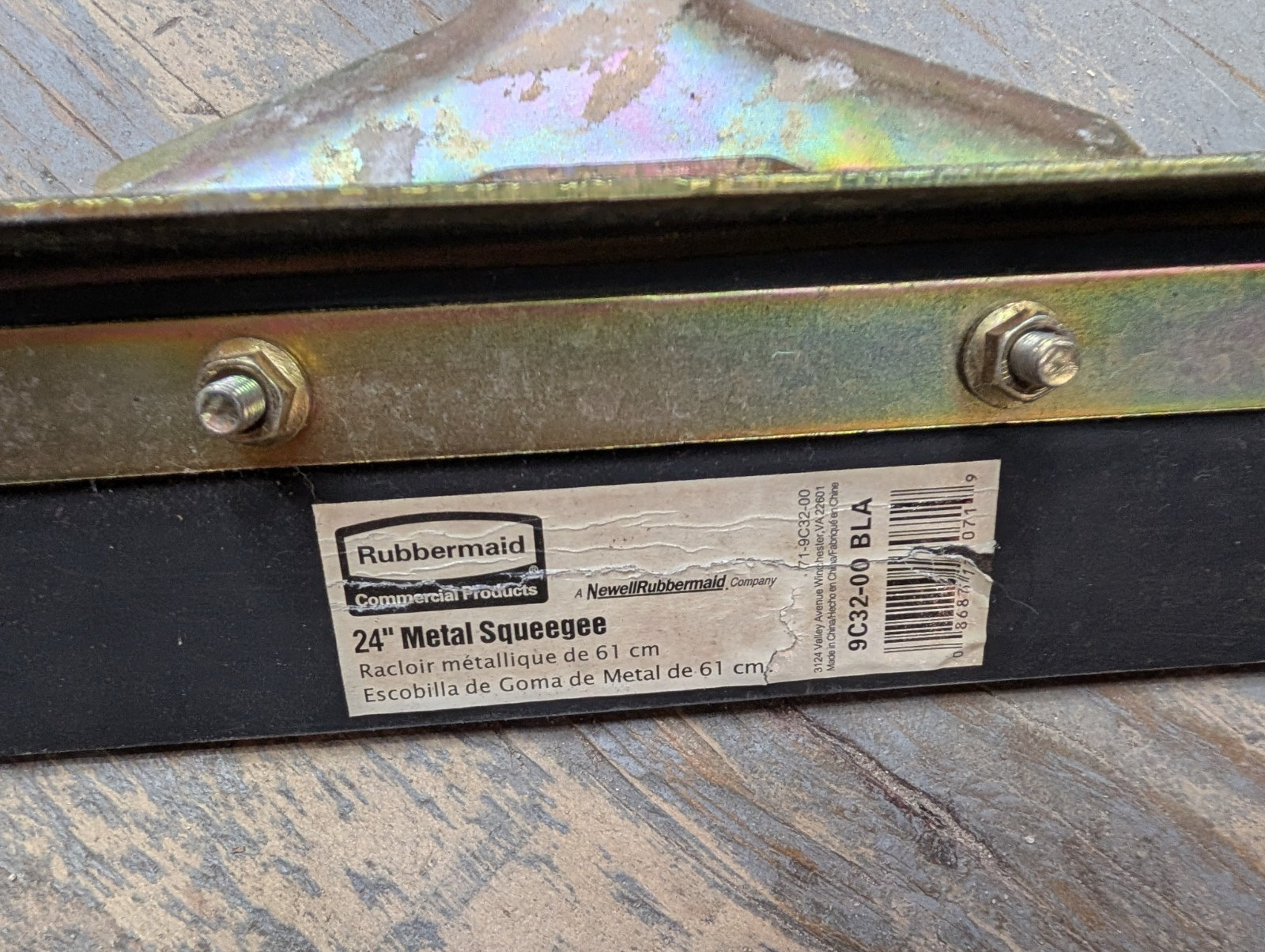 RUBBERMAID COMMERCIAL PRODUCTS 9C3200BLA Floor Squeegee 24 Inches Straight