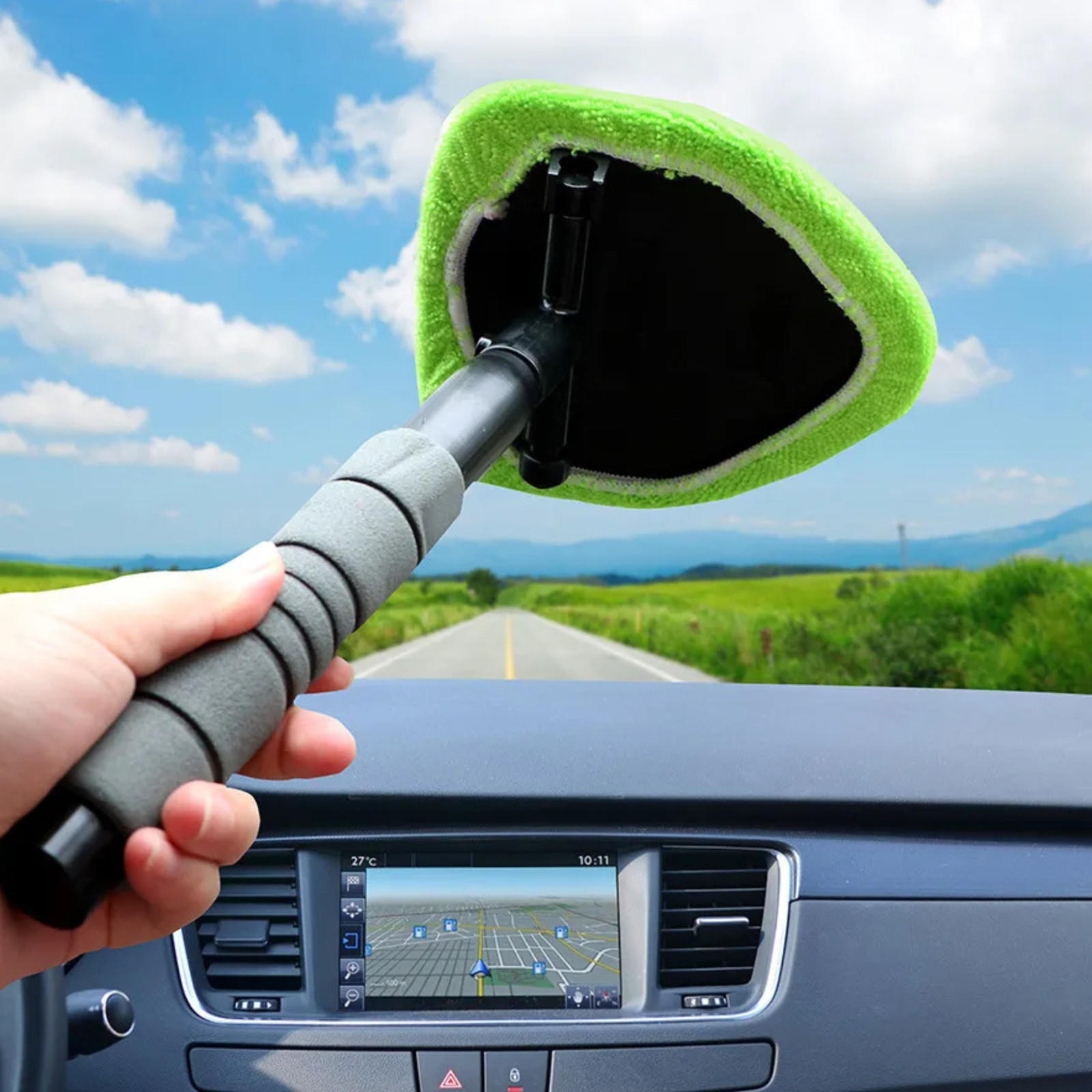 WINDOW SCRAPING MIST ELIMINATOR – TELESCOPIC MICROFIBER CAR WINDOW CLEANER BRUSH
