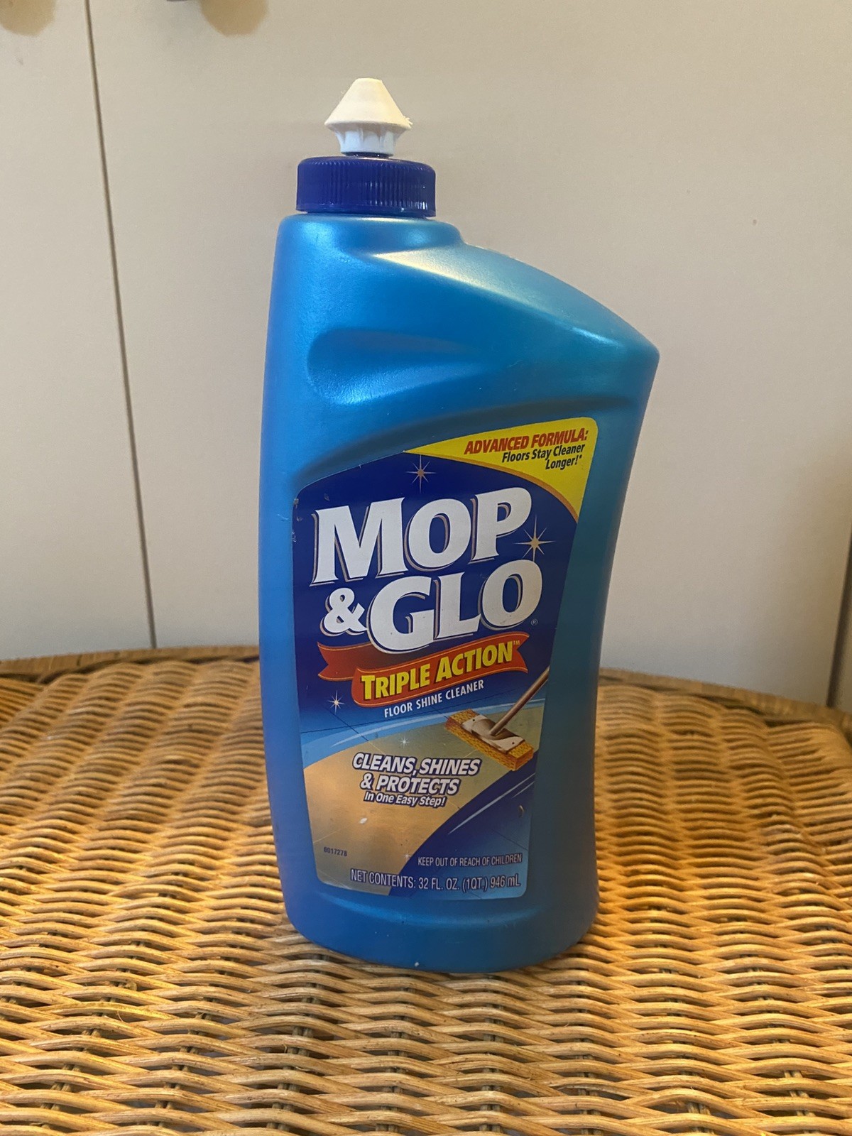 VTG 2004 Mop & Glo Triple Action Floor Shine Cleaner 32oz Movie Prop almost full