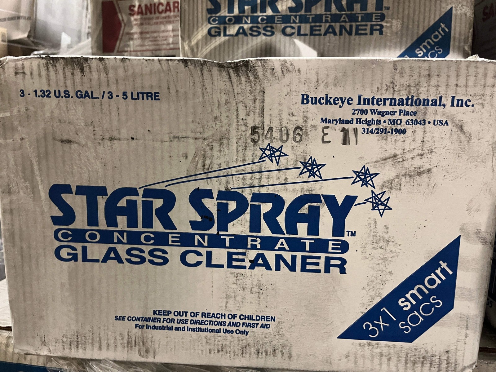 3.96 Gallons, Buckeye Star Spray Concentrated Professional Glass Cleaner, 3 Sacs