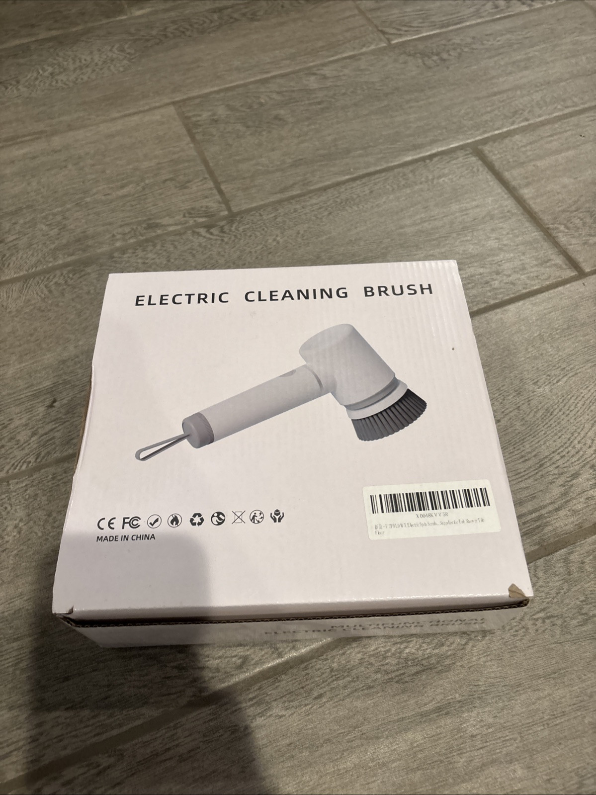 Electrical cleaning brush with six different cleaning heads made in China