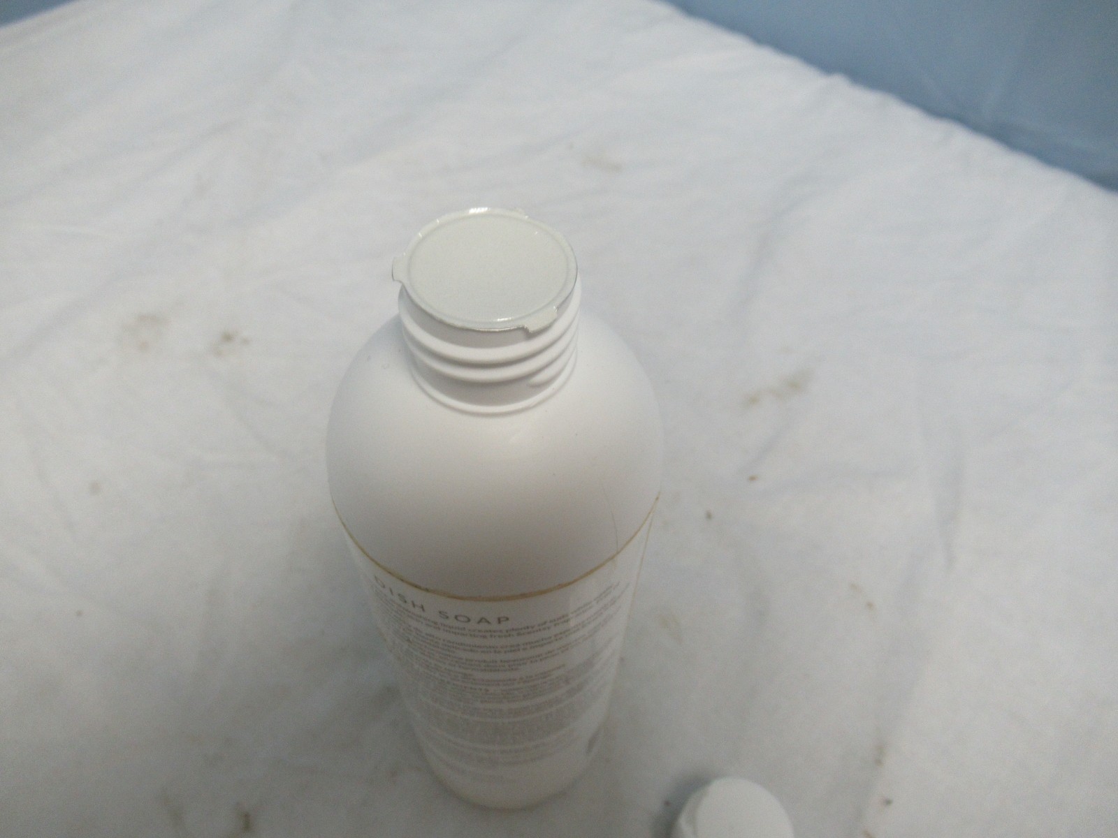 Scentsy Clean Dish Soap Lemon Verbena 16 fl oz *Lid cracked but unopened (UU)
