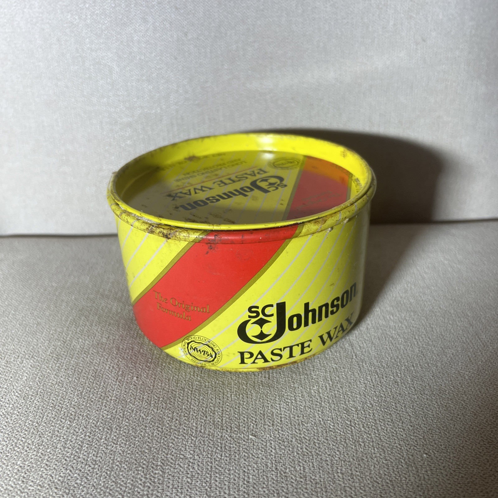 SC Johnson Paste Wax Original Formula Container 1 Lb 99% Full – DISCONTIUNED
