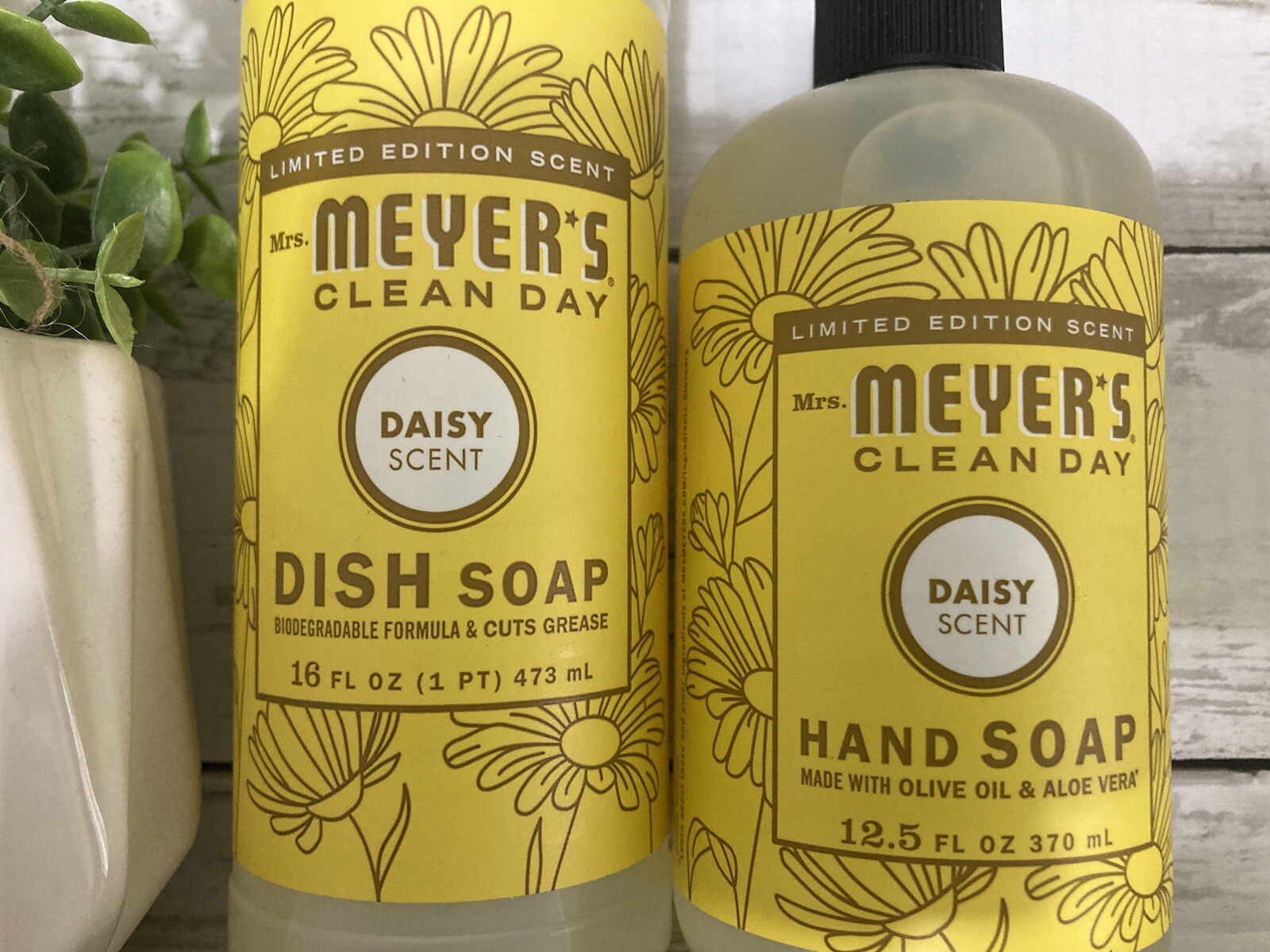 Mrs Meyers Daisy Scent Dish Soap & Hand Soap 2pc Kitchen Set