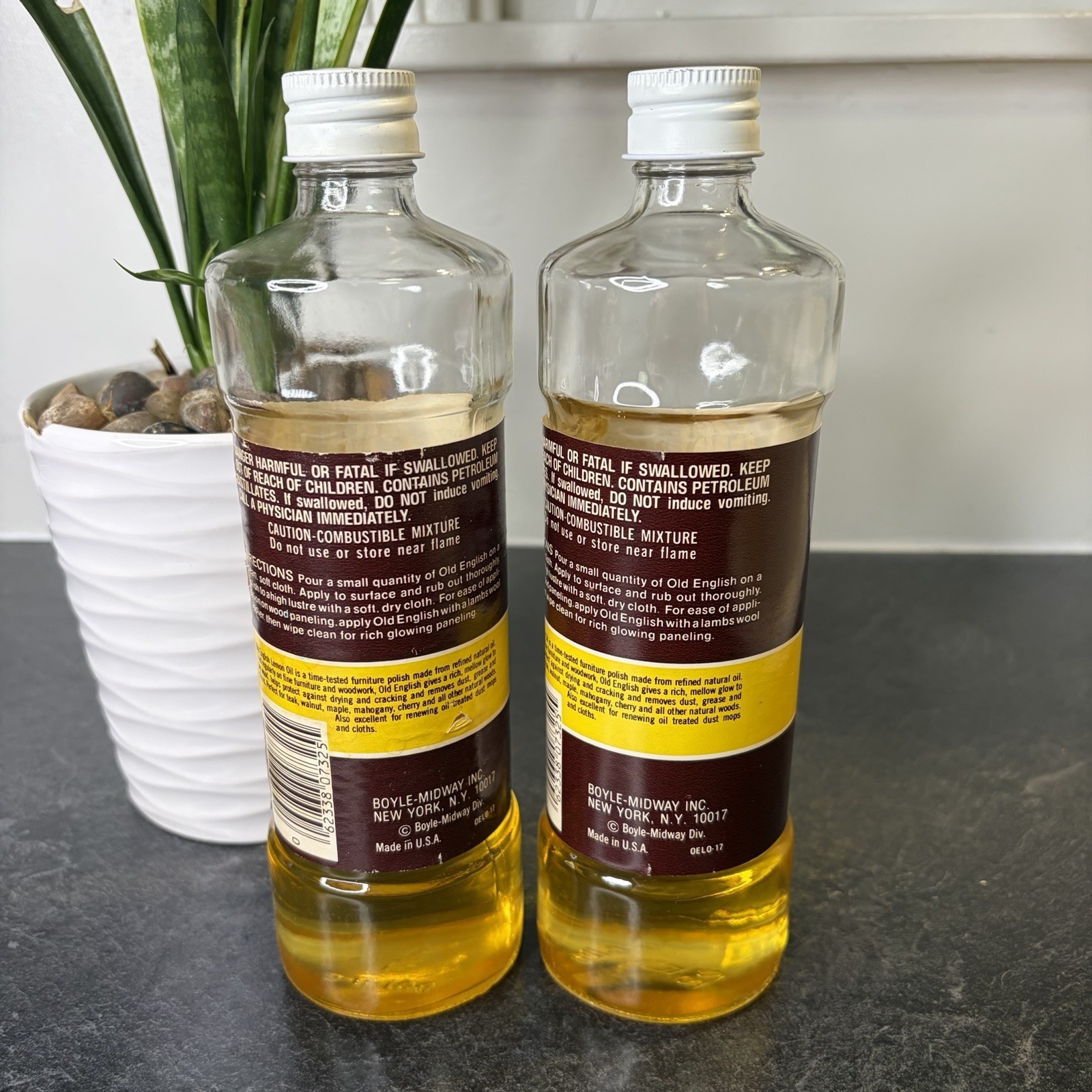 Lot Of 2 Old English Lemon Oil Furniture Polish 16 Oz GLASS Vintage 50-60%