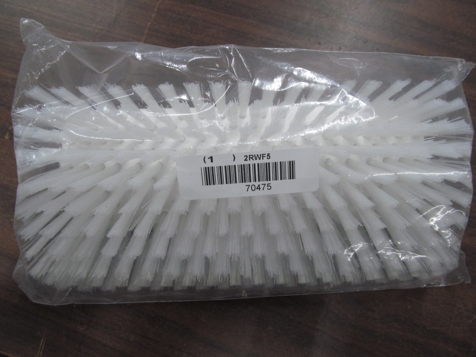VIKAN 70475 Grainger 2RWF5 High Low Scrub Brush, White, 1-1/2 Trim PET