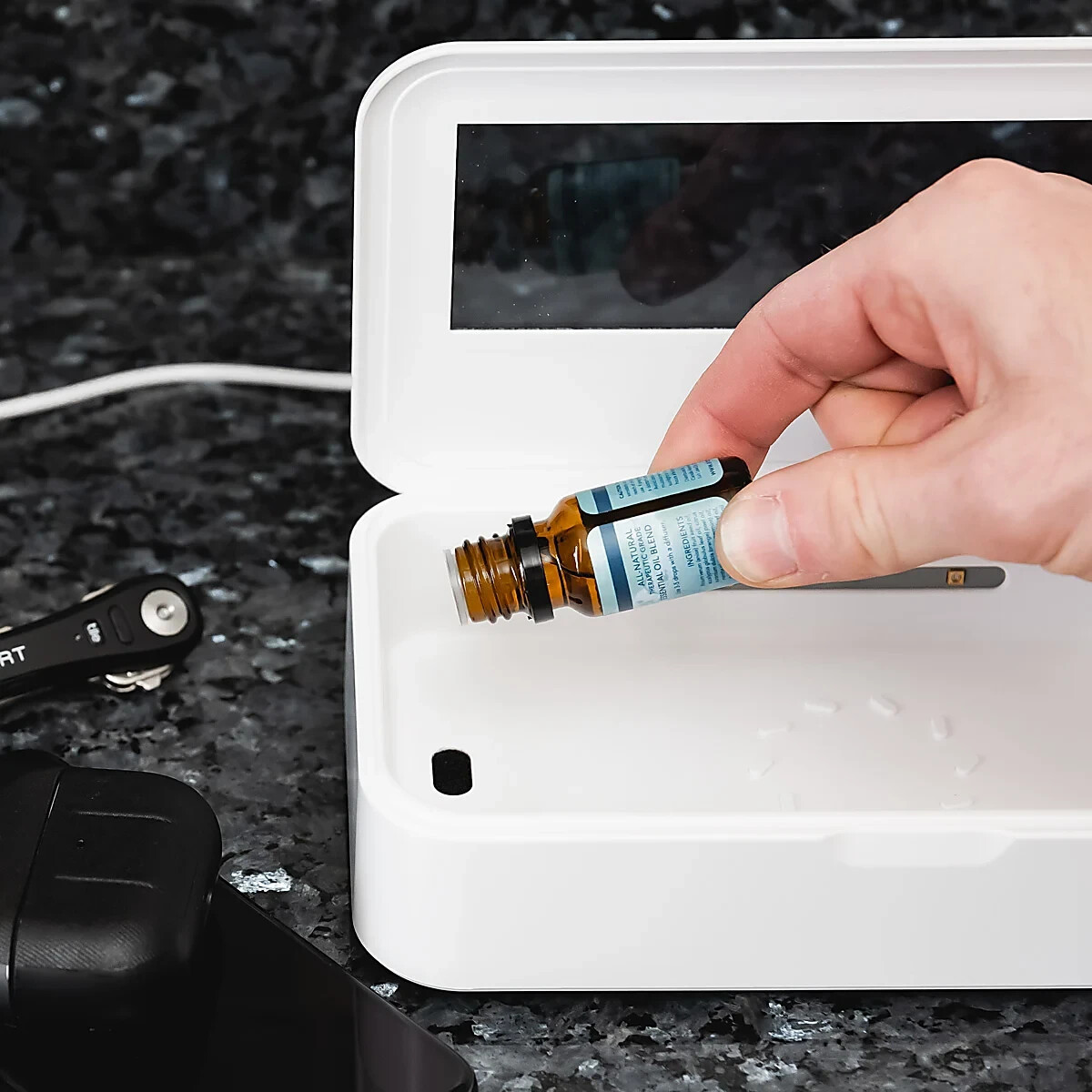 NEW KeySmart CleanTray UV Sterilization Case White with Aromatherapy