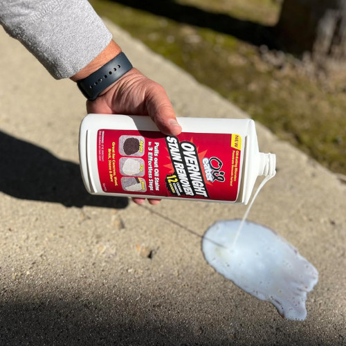 32 Oz Overnight Stain Remover for Cleaning Oil Stains on Concrete, Driveway, Pav