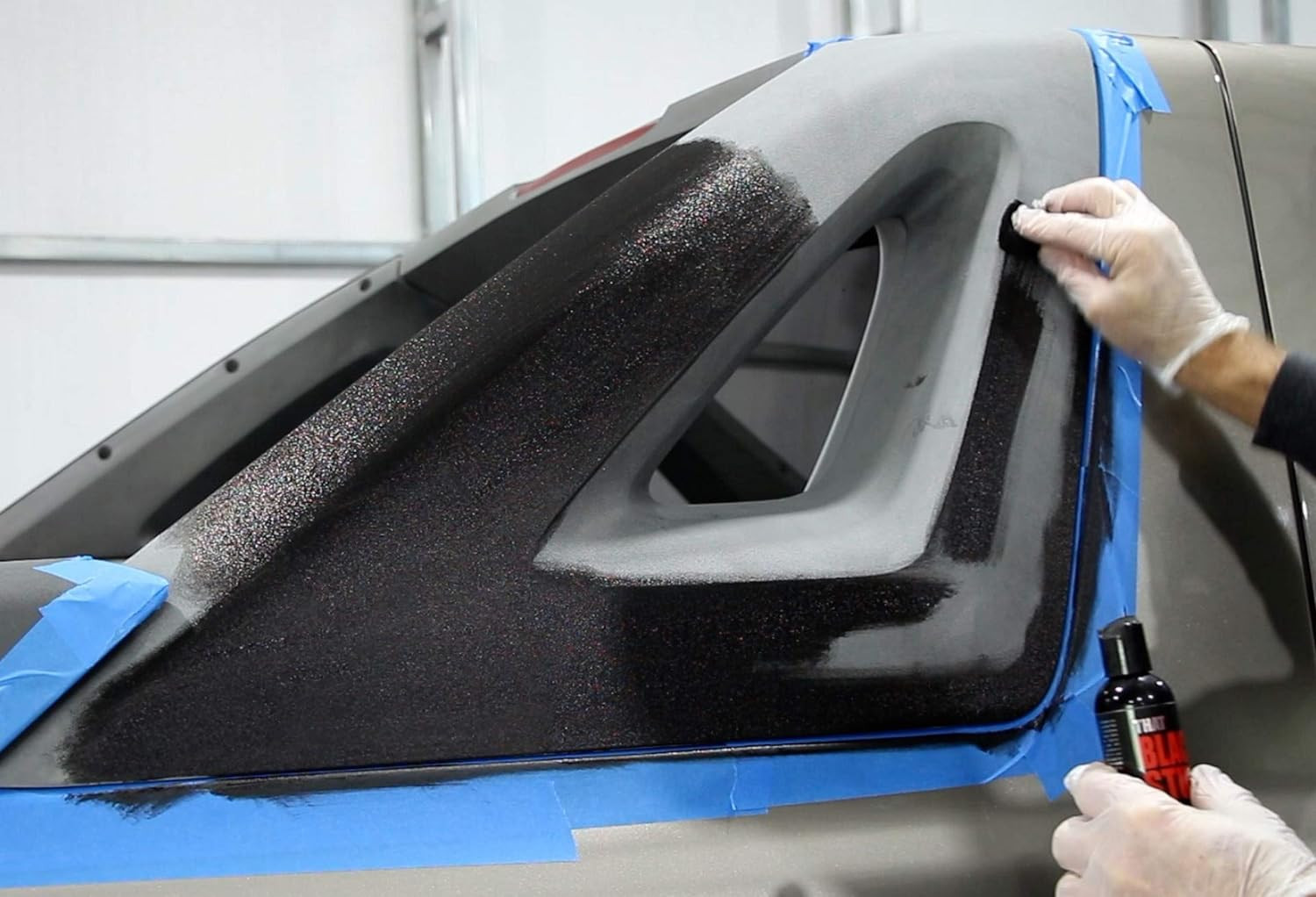 Black Plastic Restorer – Instantly Restore Your Faded or Damaged Black Plastic T