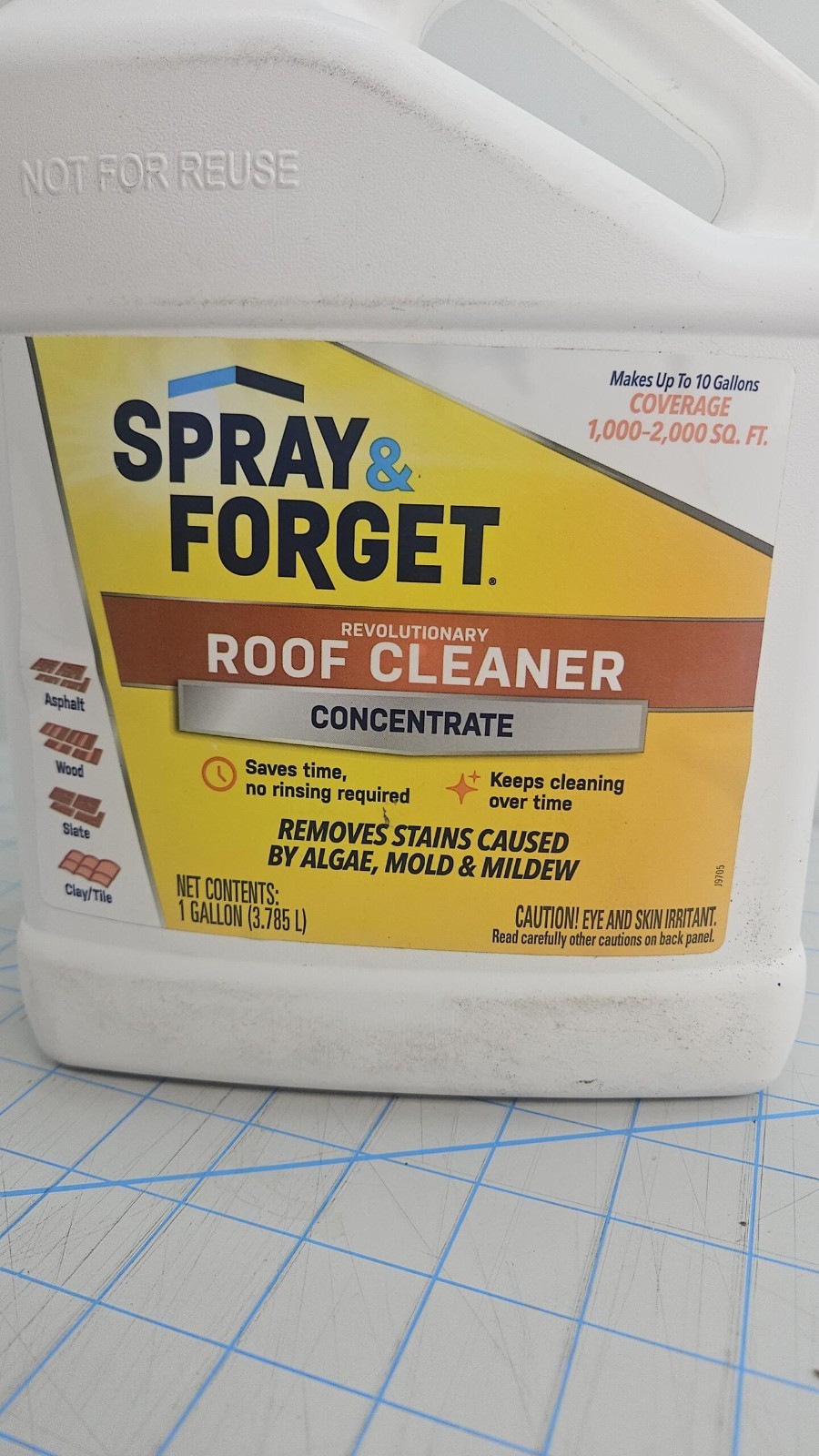 Spray & Forget 1-Gallon Concentrated Mold Mildew Roof Cleaner Makes Up To 10 G