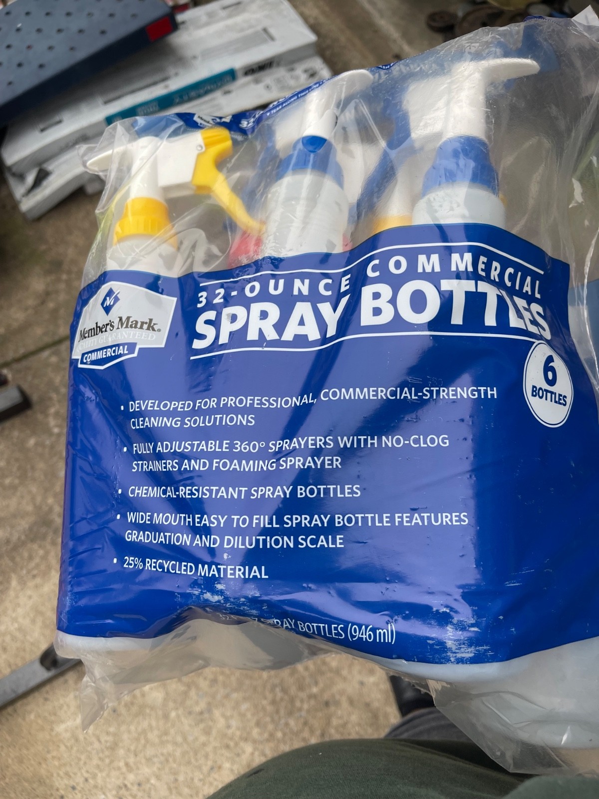 Brand new set of Member’s Mark 32 oz commercial spray bottles (6-pack)