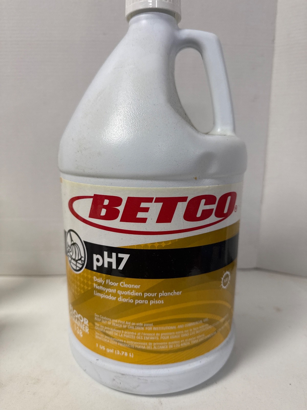 SHIPS N 24 HRS-Betco pH7 #138 Daily Floor Cleaner Lemon Scent 1 Gal.-Brand New