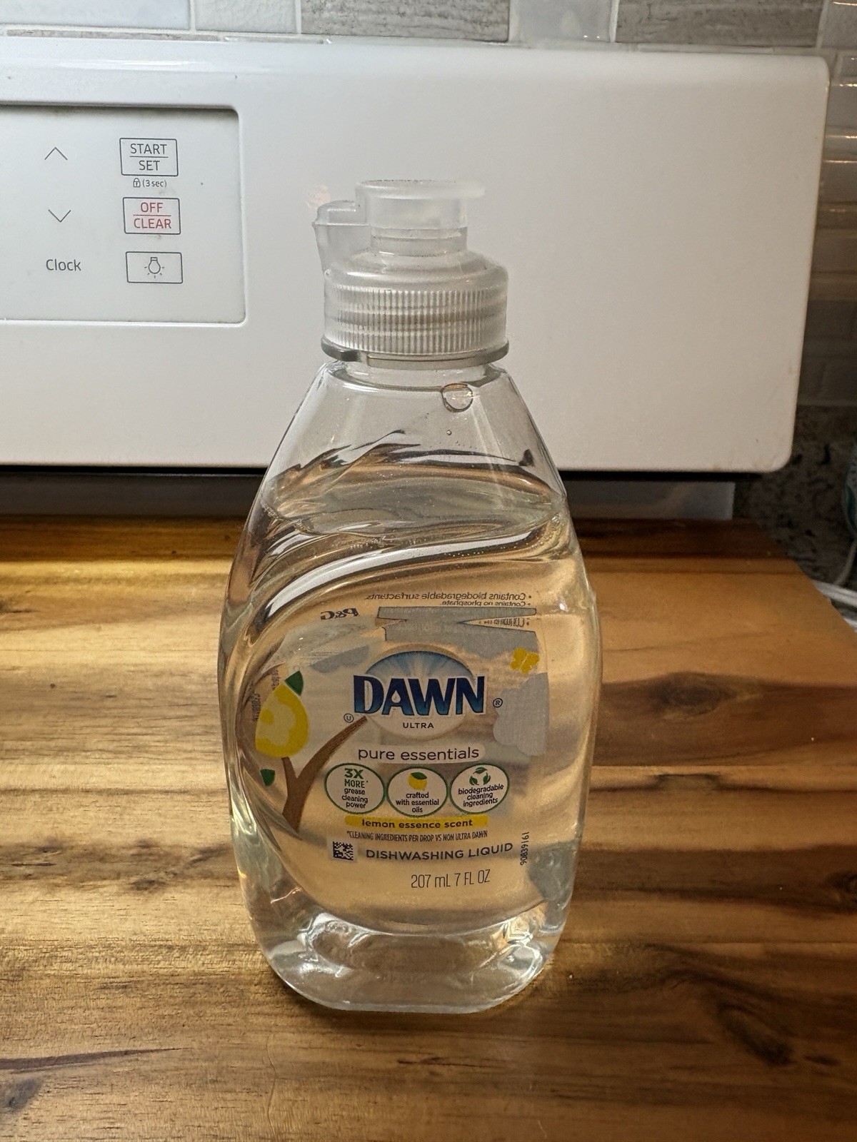 Dawn Pure Essentials Lemon Essence Scent 7 FL OZ (1 bottle) HTF