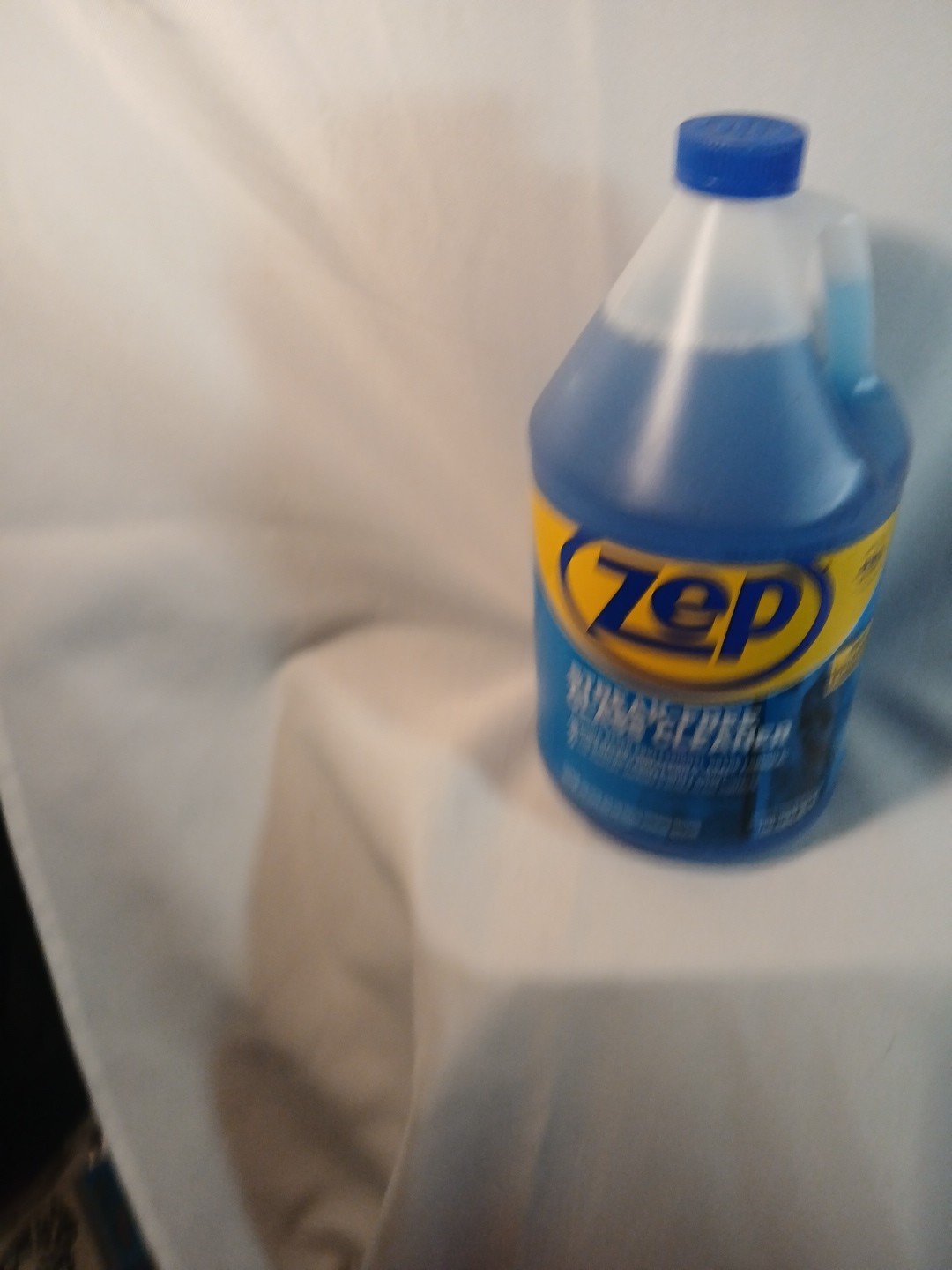 Zep Commercial Streak-Free Glass Cleaner, 1 gal Bottle