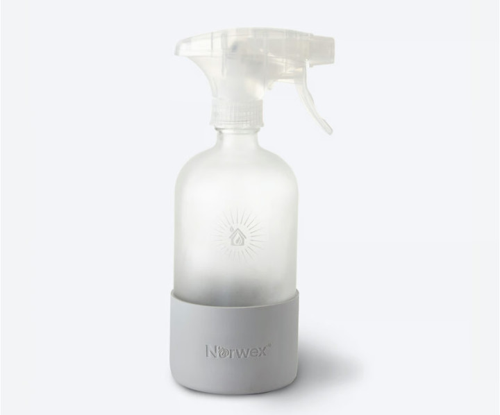 New Norwex FOREVER BOTTLE Glass Sprayer With Silicone Sleeve – Grey 16fl oz
