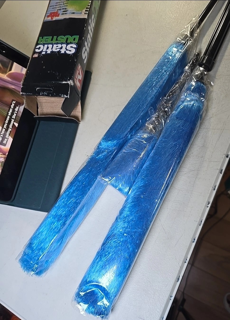 Vtg BRAND NEW Static Duster 3 Pc Set As Seen On Tv 43″ Telescopic, 27″ And 9″