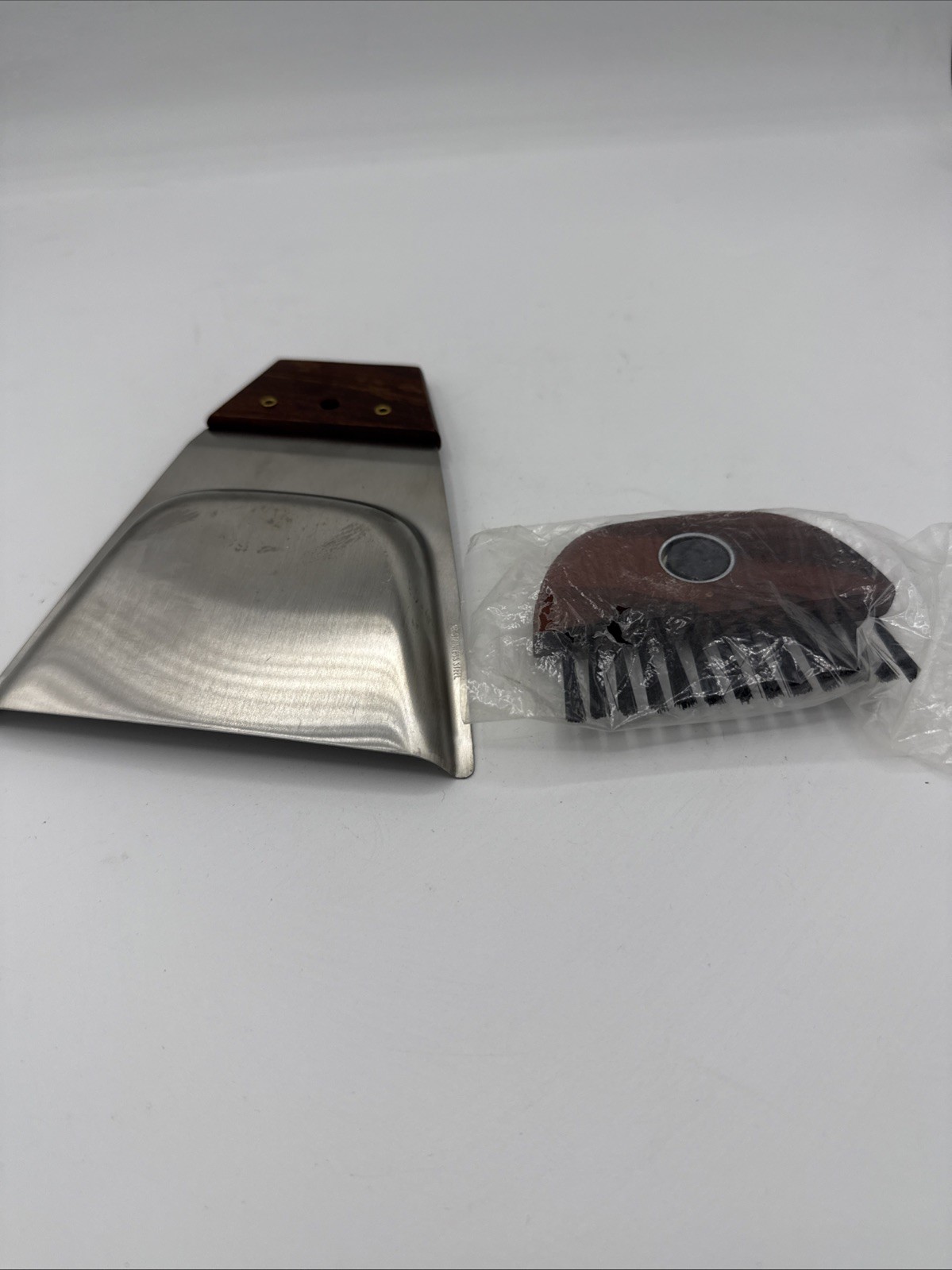 Mini Desktop Broom and Dustpan Set Stainless Steel Magnetic Brush Handle New