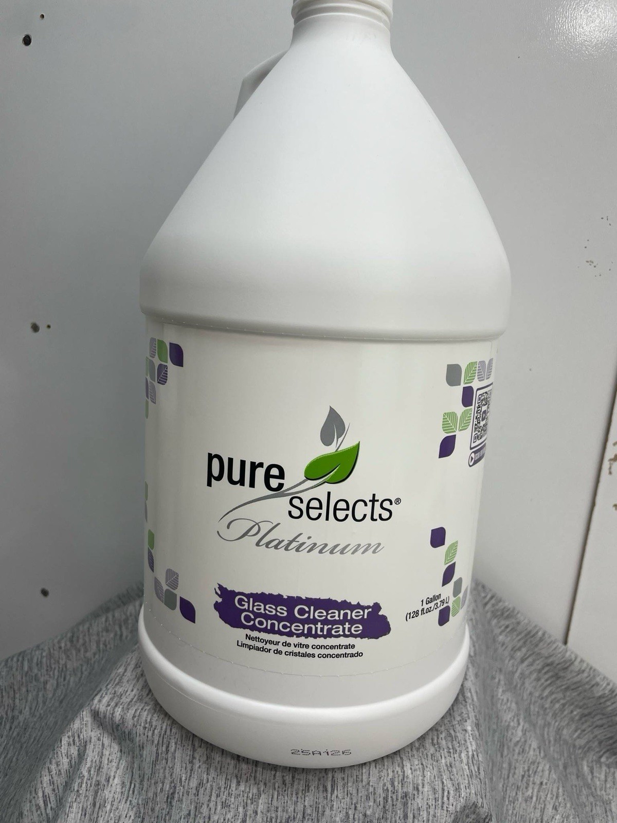 Pure Selects Platinum Glass Cleaner Concentrate 1 Gallon M4
