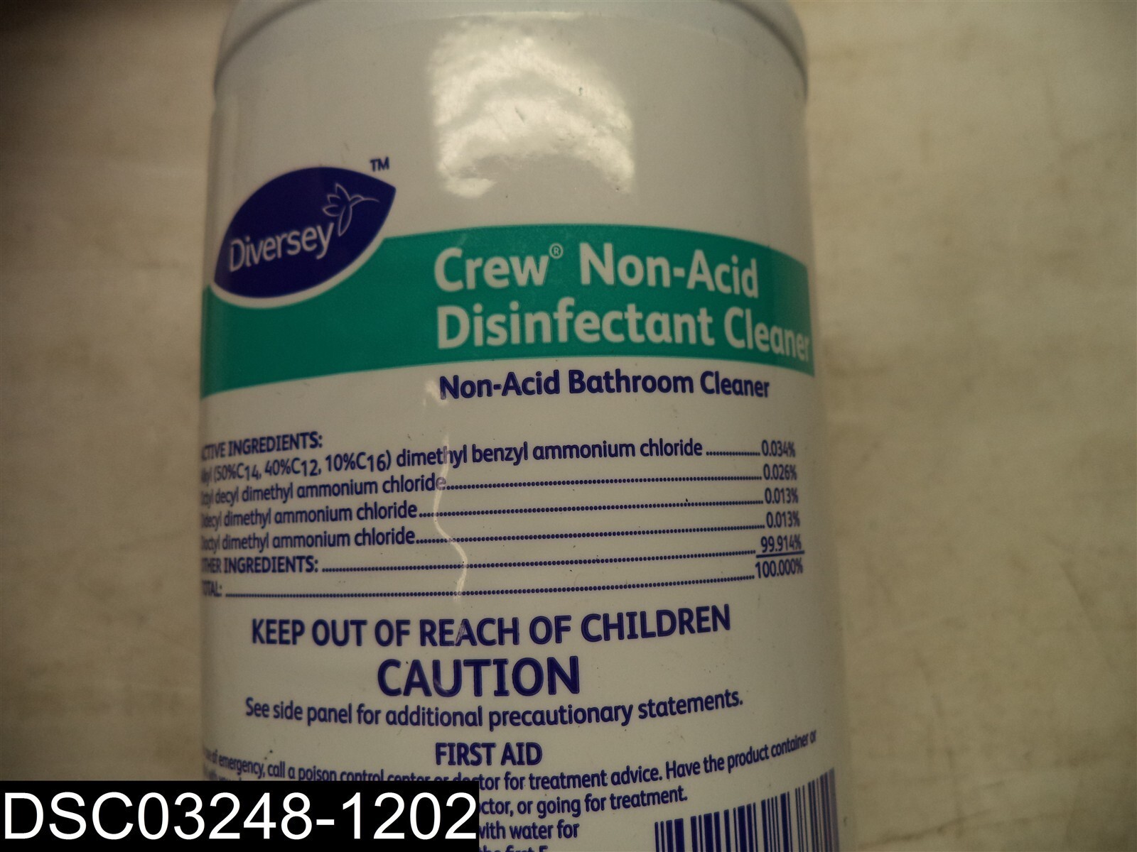 QTY=12qt(12X1qt) 100925283 Diversey Crew Toilet & Bathroom Cleaner