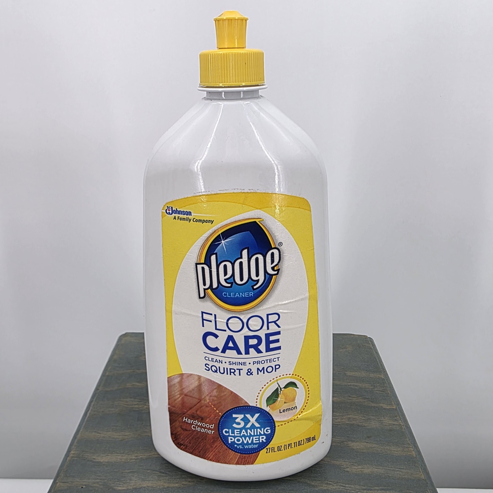 Pledge Floor Care Hardwood Cleaner Squirt & Mop Lemon Scent 27 Oz NEW Bottle