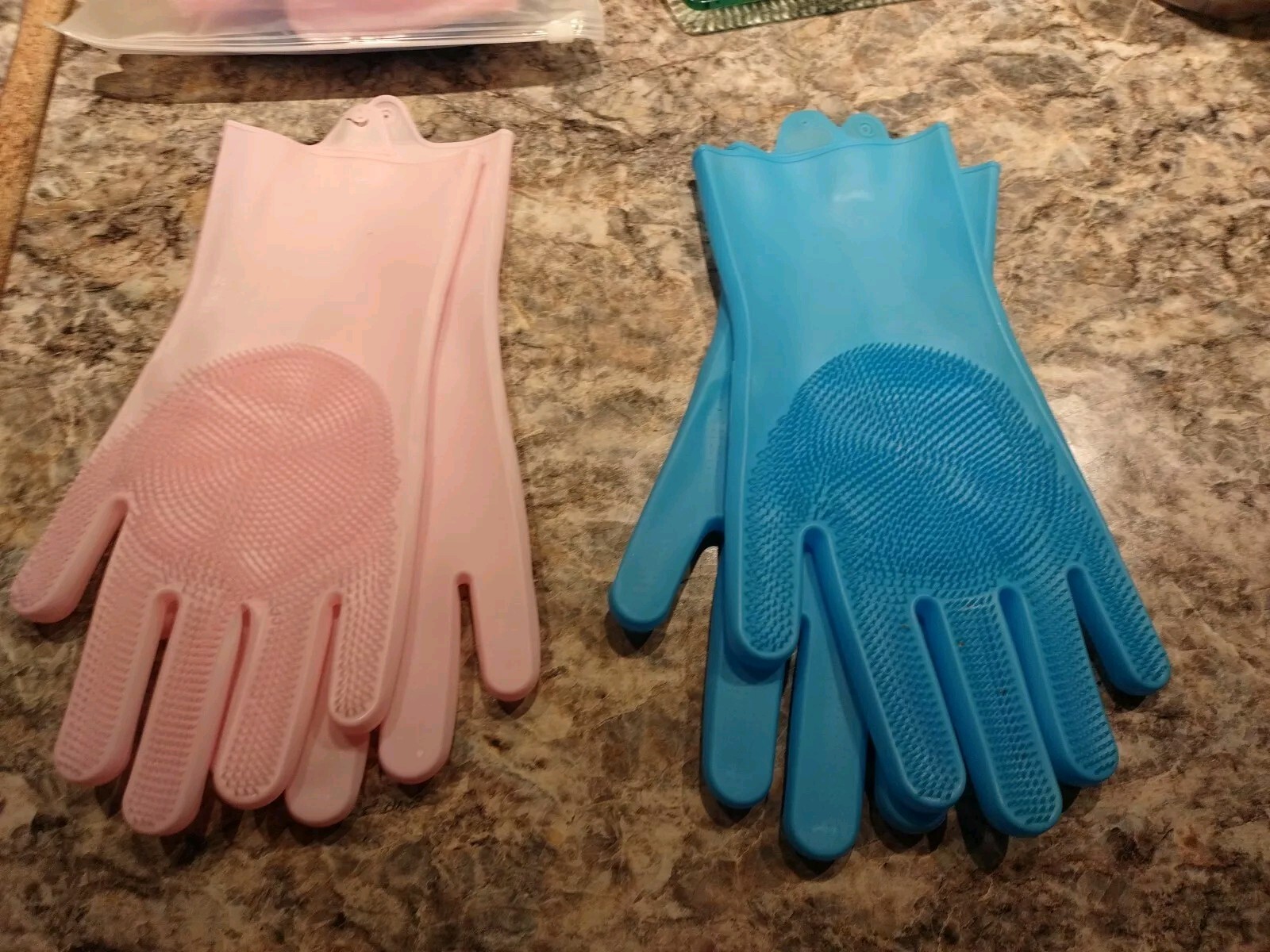 Cleaning Scrubber, Magic Rubber Heat Resistant Reusable Silicone Gloves,2 Pair