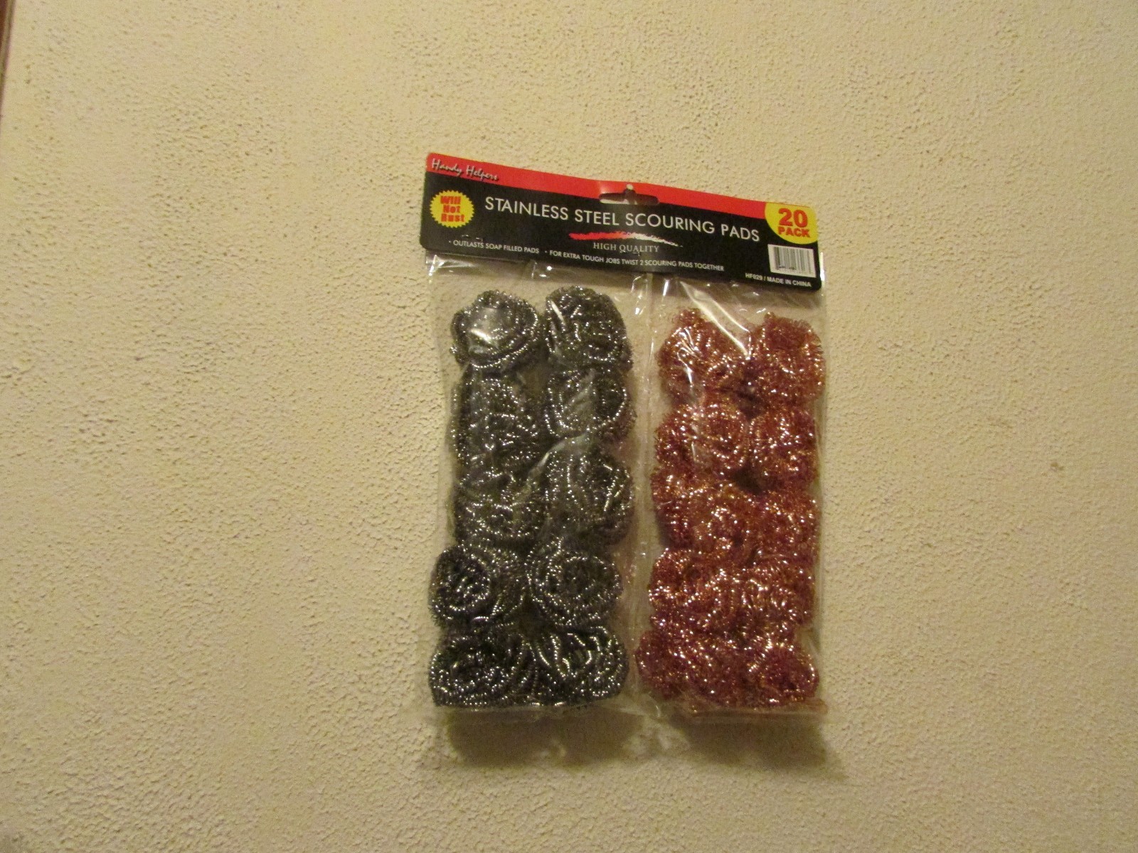 NEW PACKAGE OF 20 HANDY HELPER STAINLESS STEEL SCOURING PADS. SOAP/RUST FREE