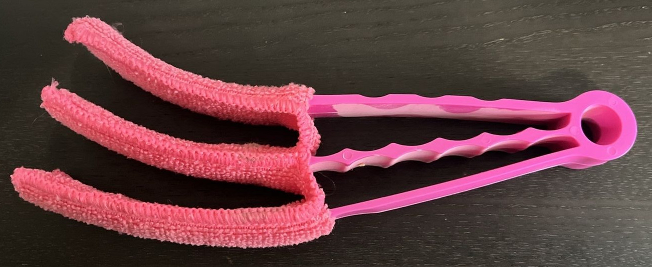 Microfiber Venetian Blind Blade Cleaner