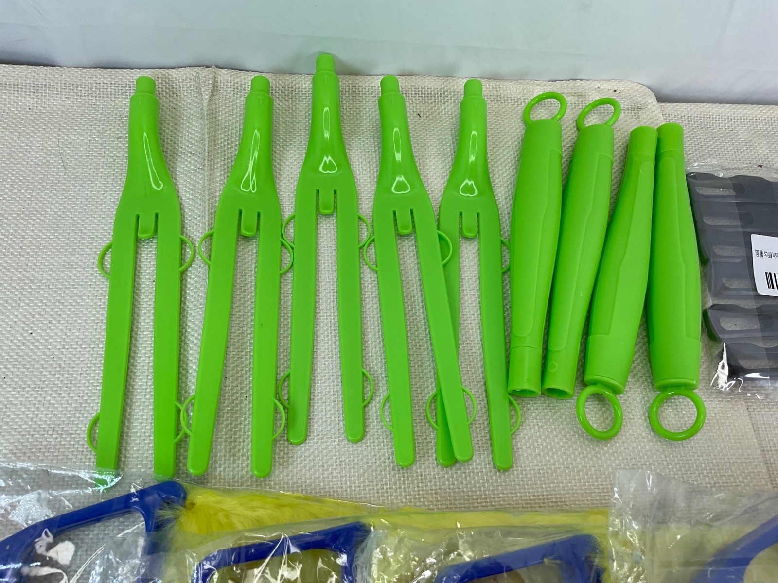 New 15-Piece Cleaning Mixed Lot Crevice Brushes Swiffer Handles Window Blinds