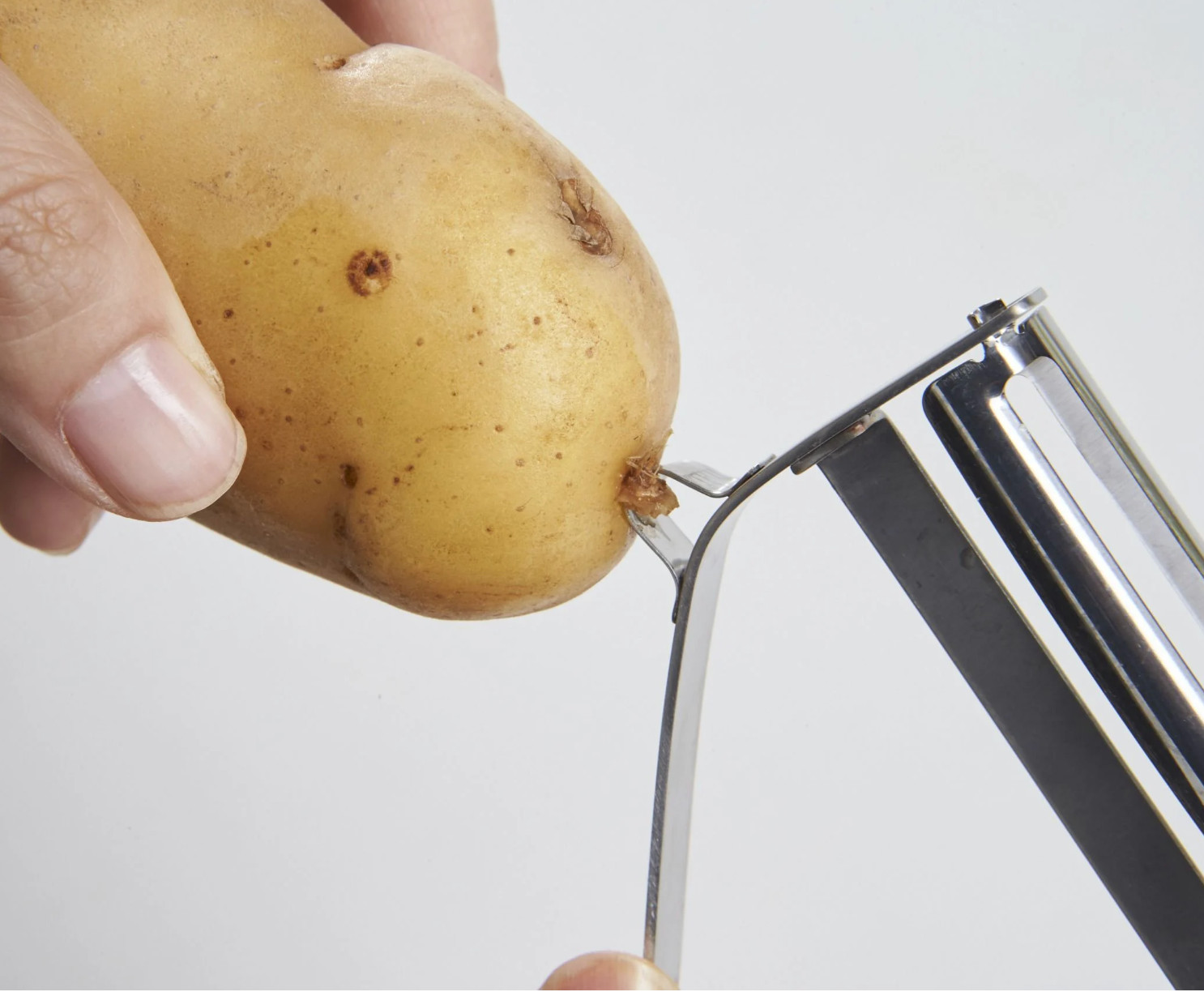 Peeler with the ultimate sharpness Loved by chefs Right-handed Made in Japanese