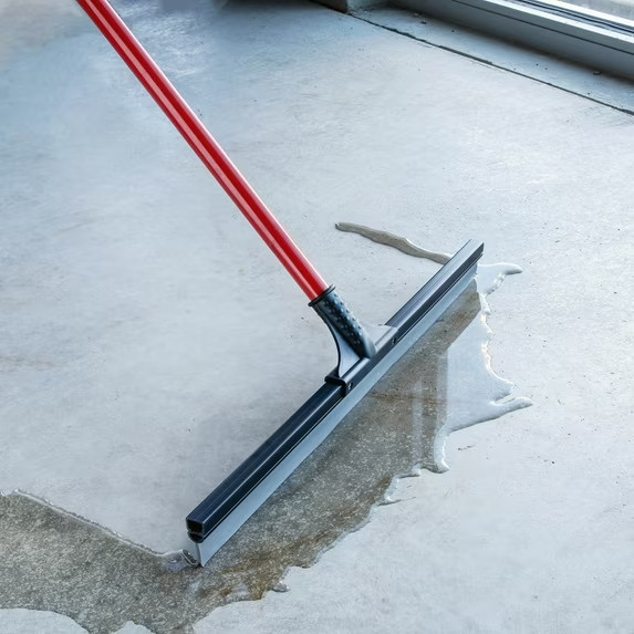 Libman High Power Commercial 24″ Rubber Flex Blade Floor Squeegee Red Steel Hand