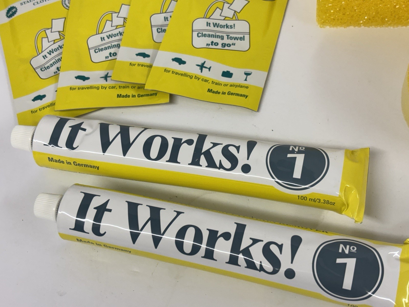 It Works! Stain Remover Kit 2 Tubes 3.8oz 4 Cloths 2 Sponges