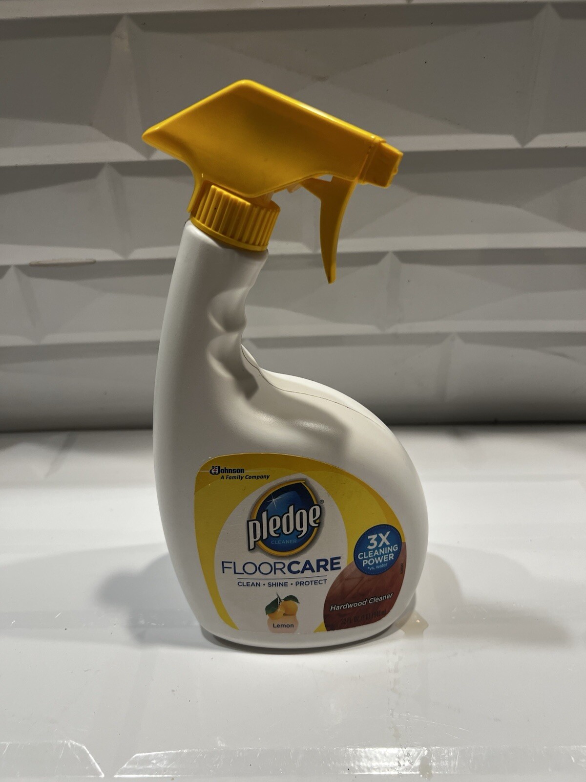 Pledge Floor Care Floorcare Hardwood Cleaner Shine Lemon 80% Full