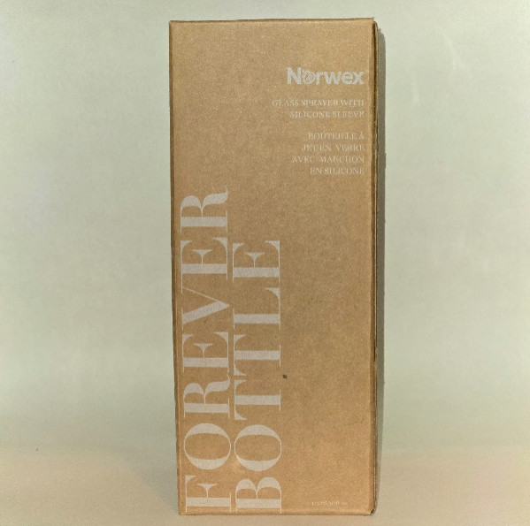 New Norwex FOREVER BOTTLE Glass Sprayer With Silicone Sleeve – Grey 16fl oz
