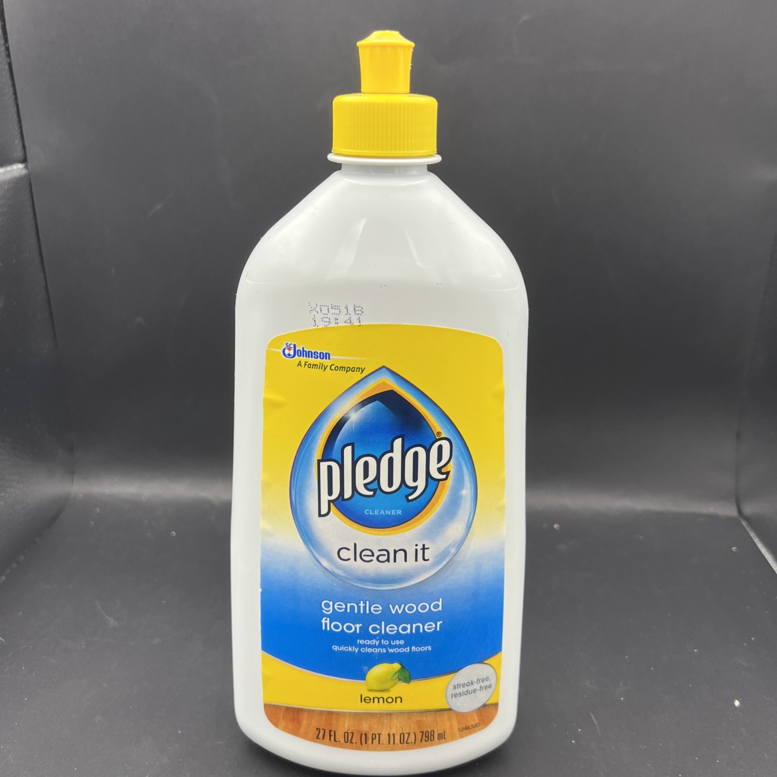 1 Pledge Clean It Gentle Wood Floor Cleaner Lemon Scent 27 Fl oz Discontinued
