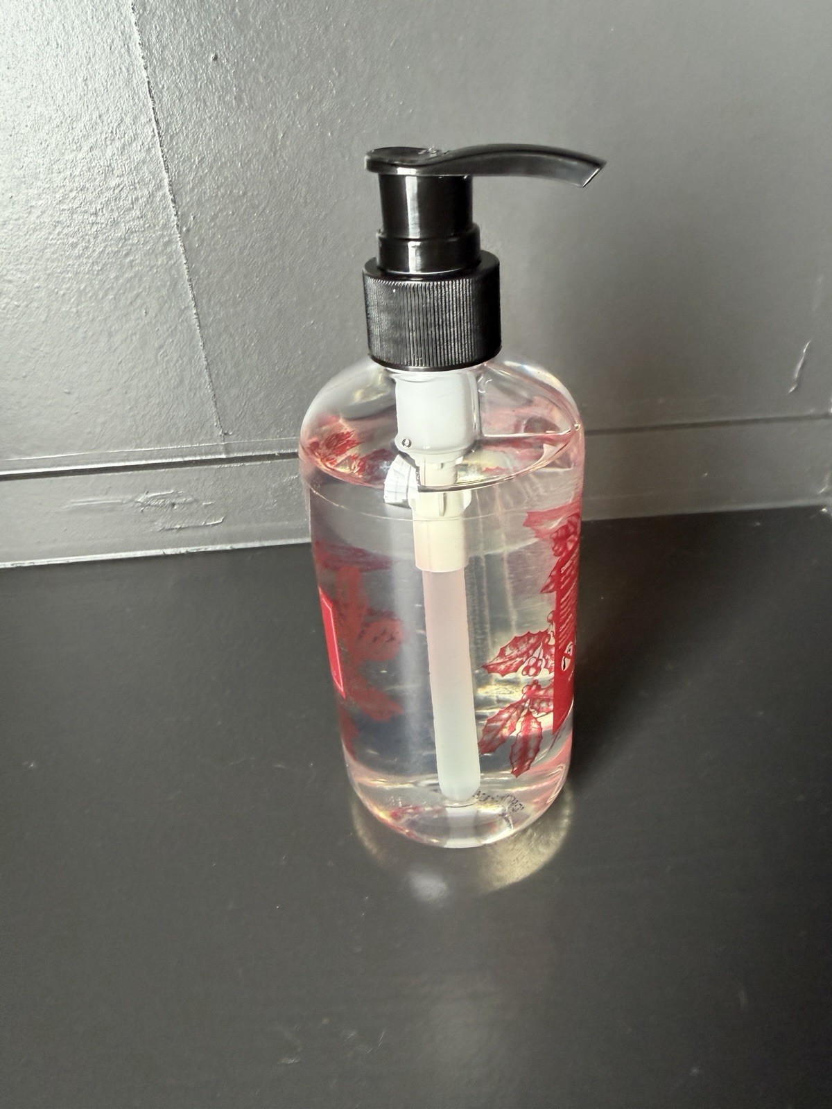 Sand + Fog Holiday Berry Dish Soap Pump 10.14 fl oz
