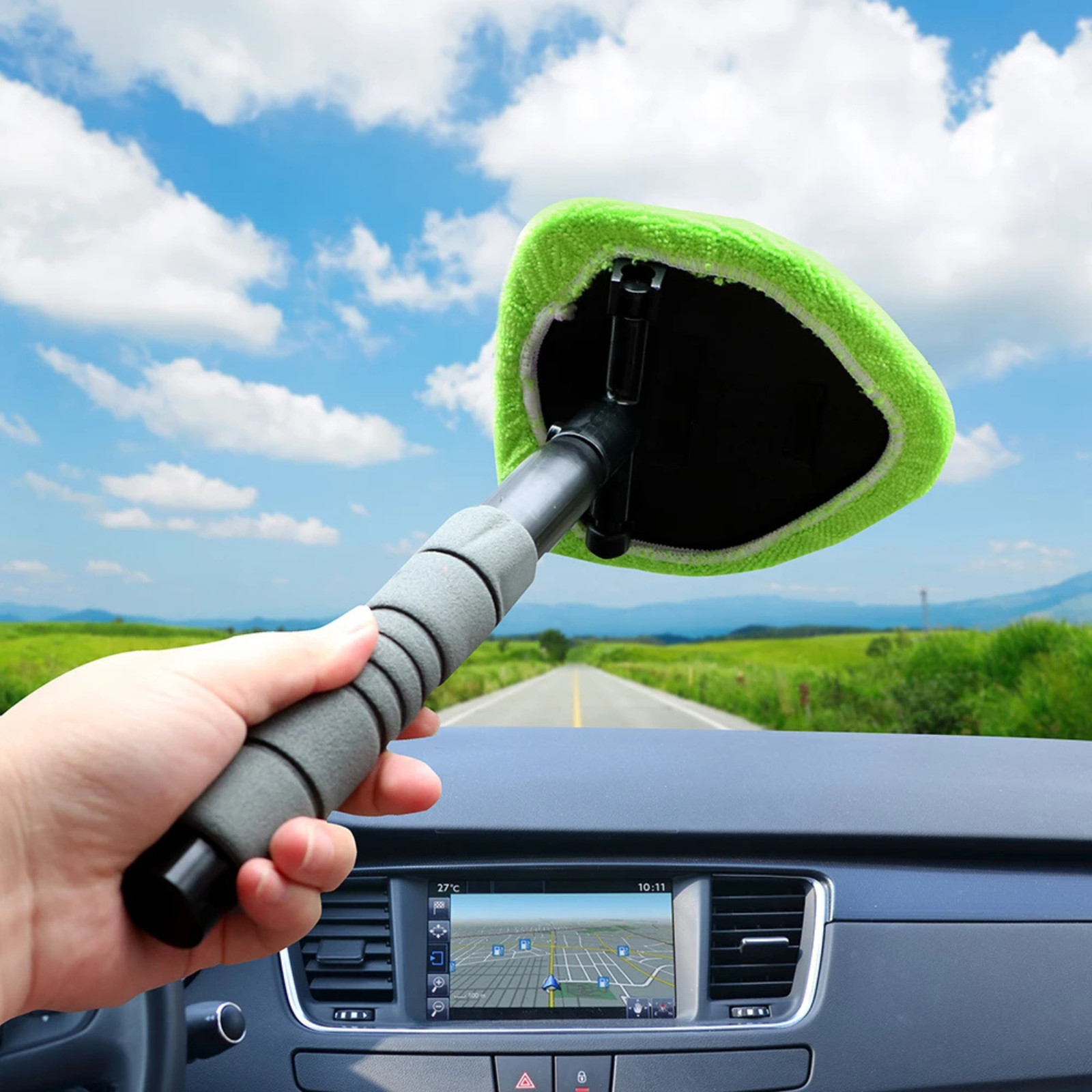 WINDOW SCRAPING MIST ELIMINATOR – TELESCOPIC MICROFIBER CAR WINDOW CLEANER BRUSH